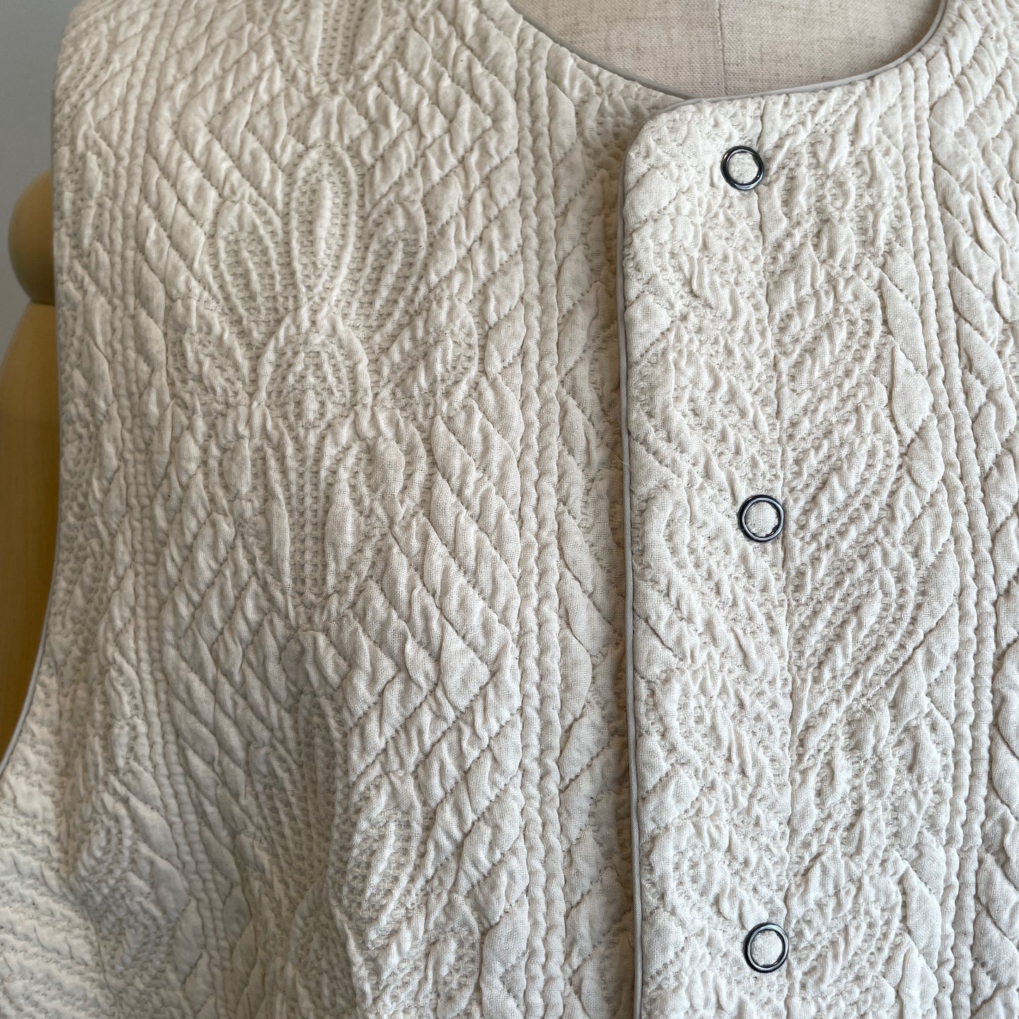 qiri //boutis jacquard ベスト
6301BL005252