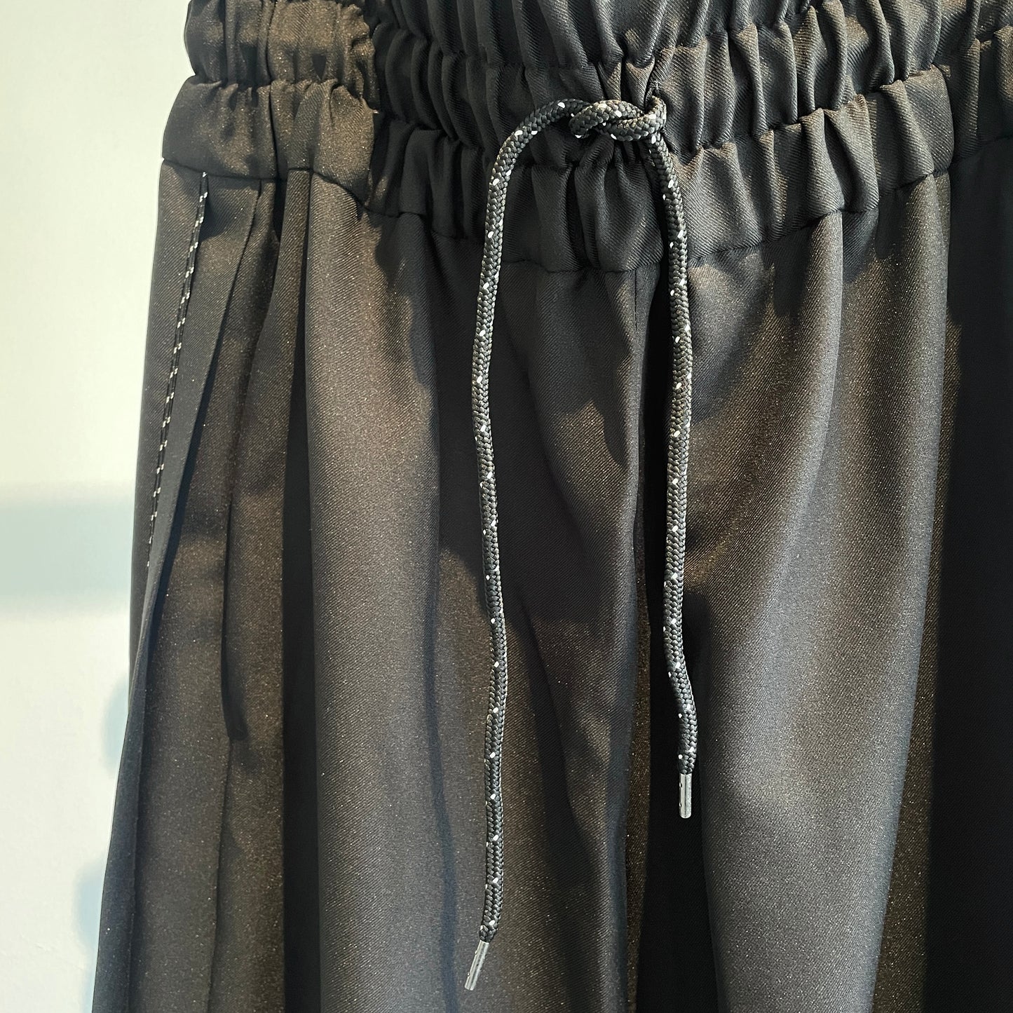 itochi //Polyester Linon pleated track pants
