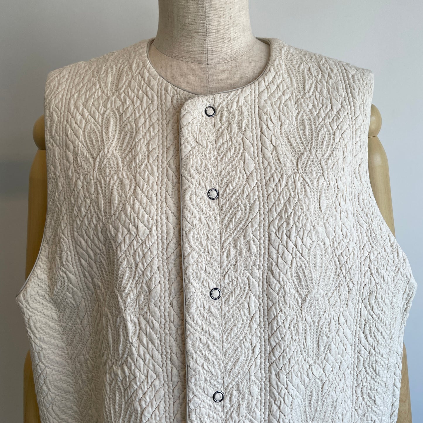 qiri //boutis jacquard ベスト
6301BL005252