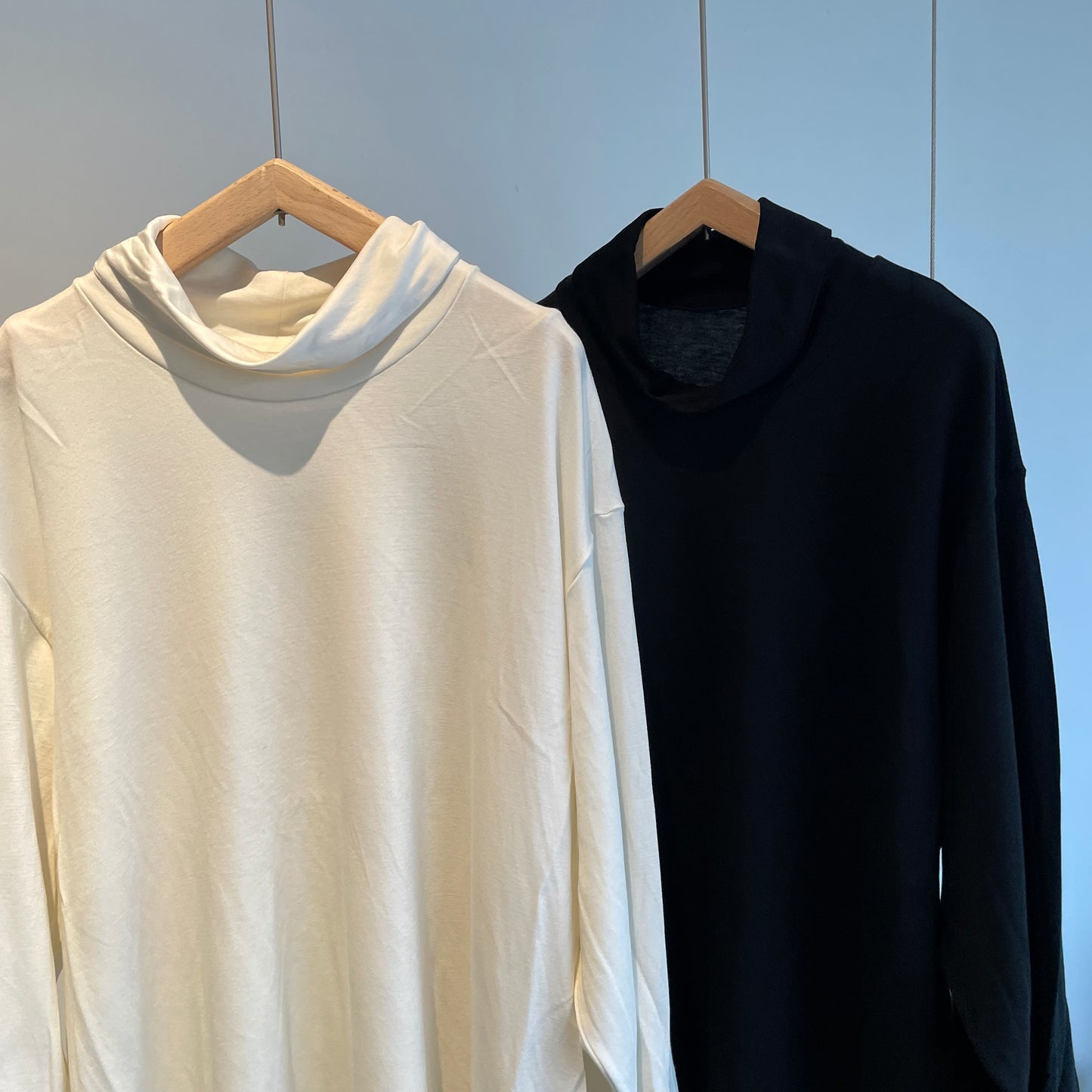 yuni //C/Cu モックロディback slit neck 1701CT005252