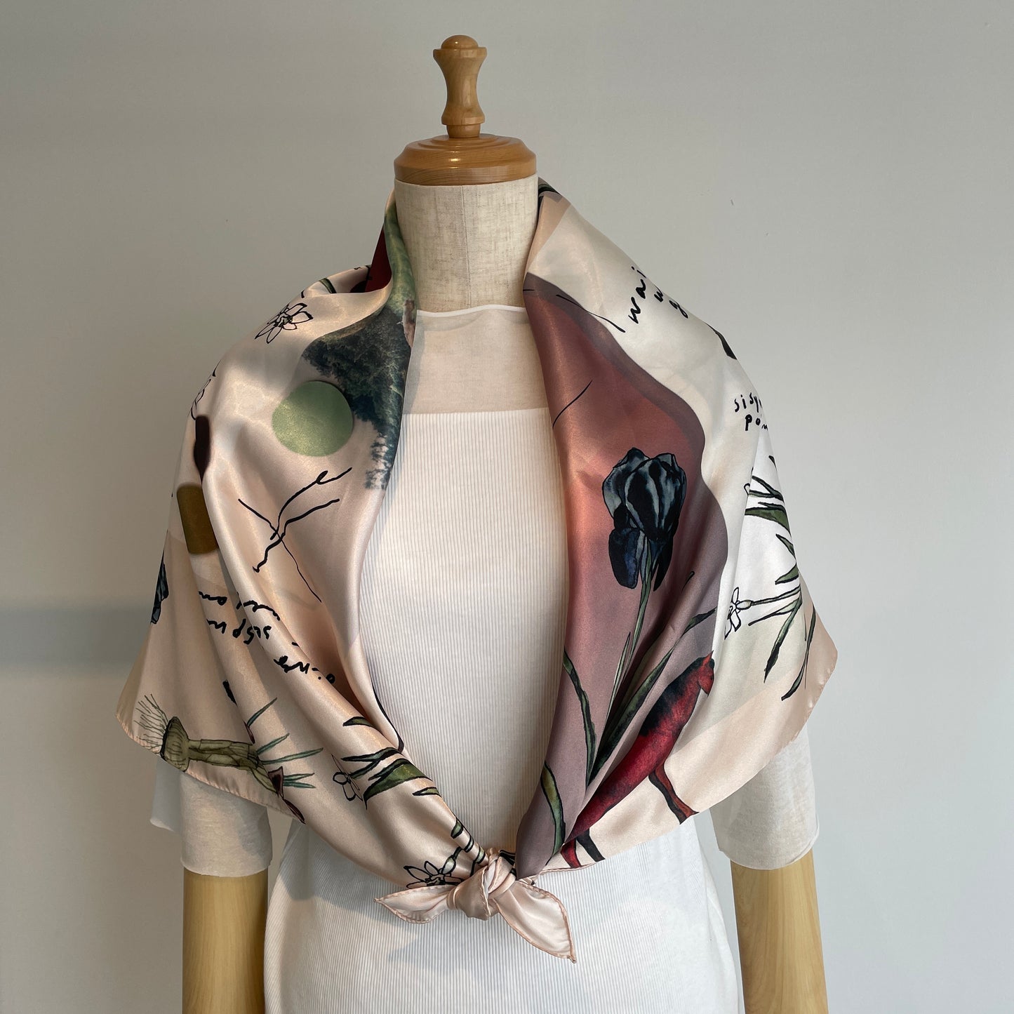 Sweet Little Nothing//vent de moe printed scarf〈馬と球根花〉