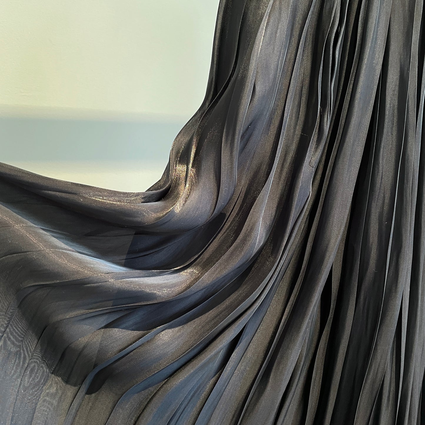 itochi //Aurora cloth double side pleated skirt / black