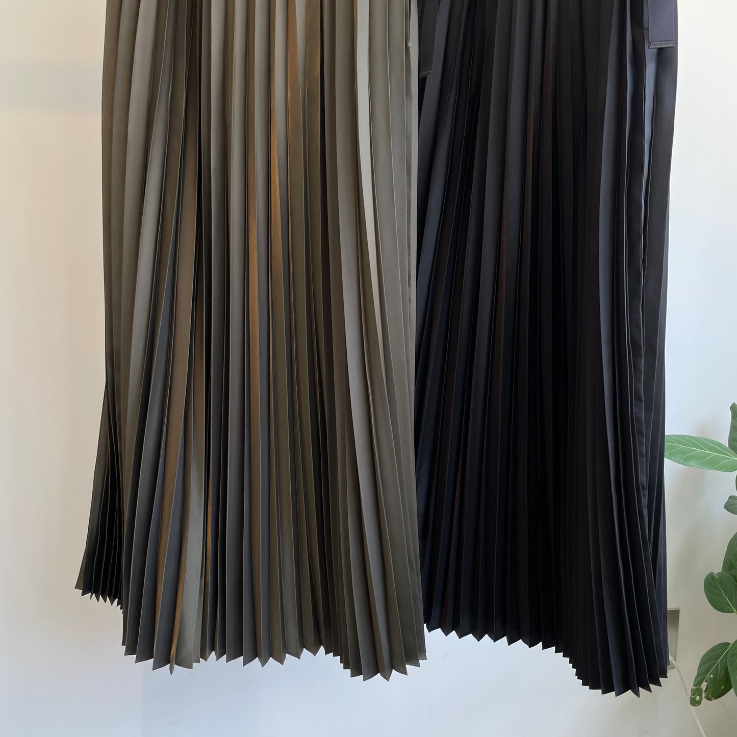 itochi //Polyester twill half way accordion pleated skirt itSK08-11-M