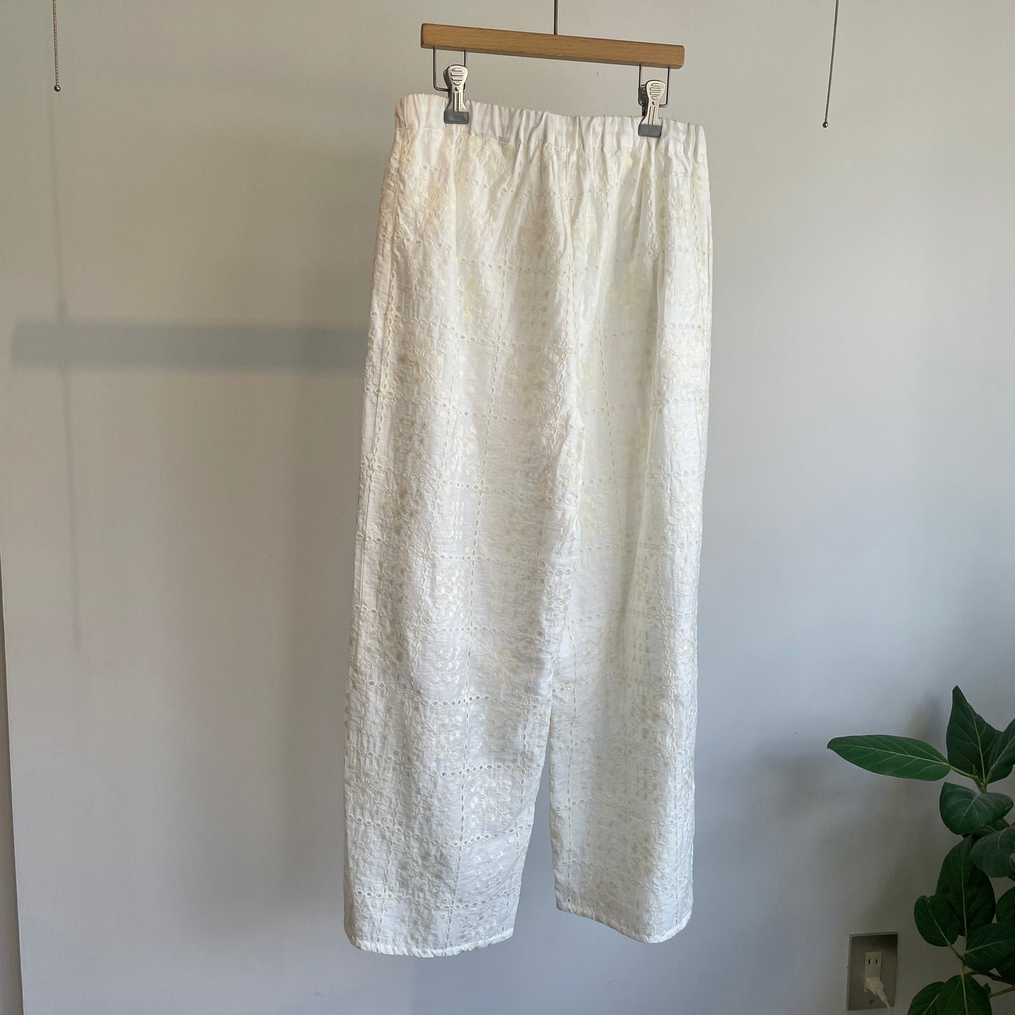 yuni//eyelet embroidelyイージーパンツ 1701PT032251