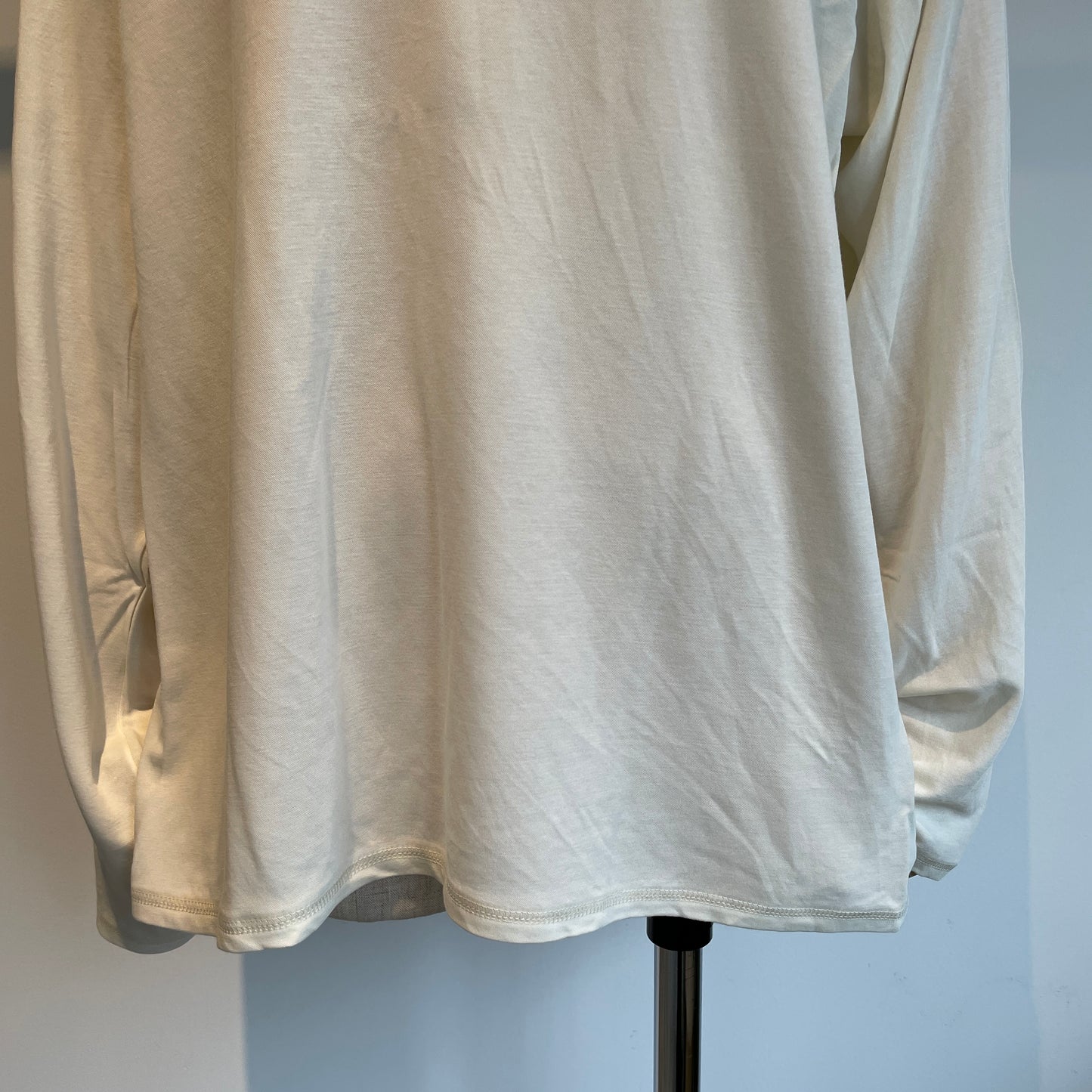 yuni //C/Cu モックロディback slit neck 1701CT005252