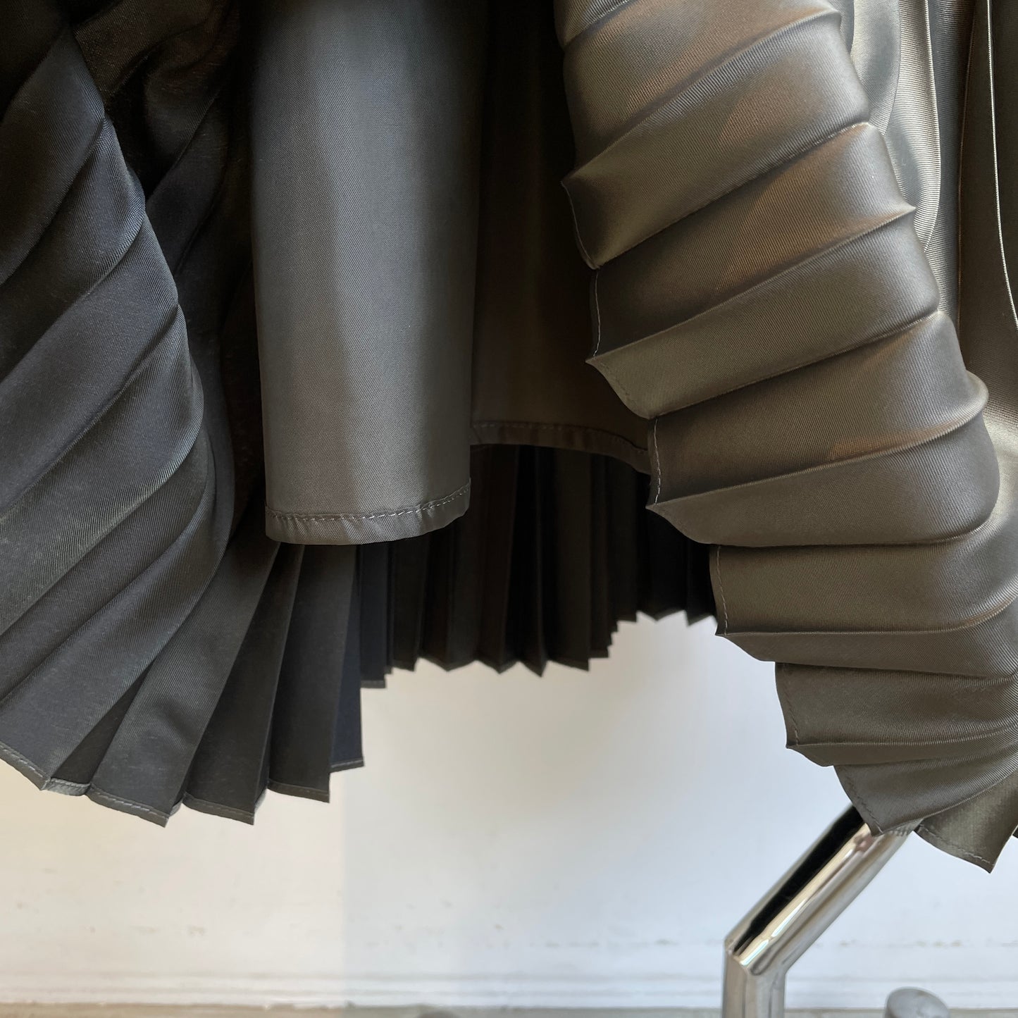 itochi //Polyester twill half way accordion pleated skirt itSK08-11-M
