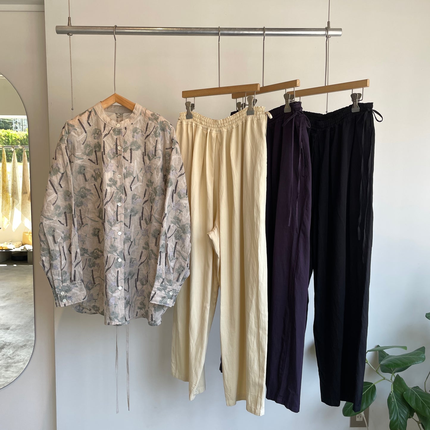 yuni//Cotton Nylon sheer blooming embroidery シャツ 1701BL011262