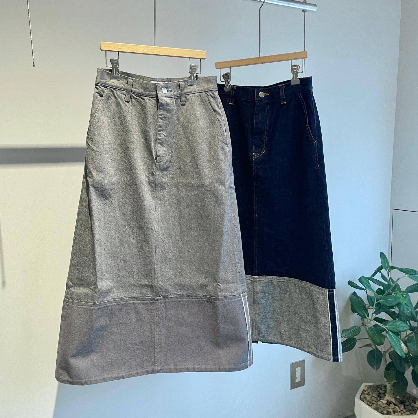 Heriter //rollup denim skirt H2-24-4002