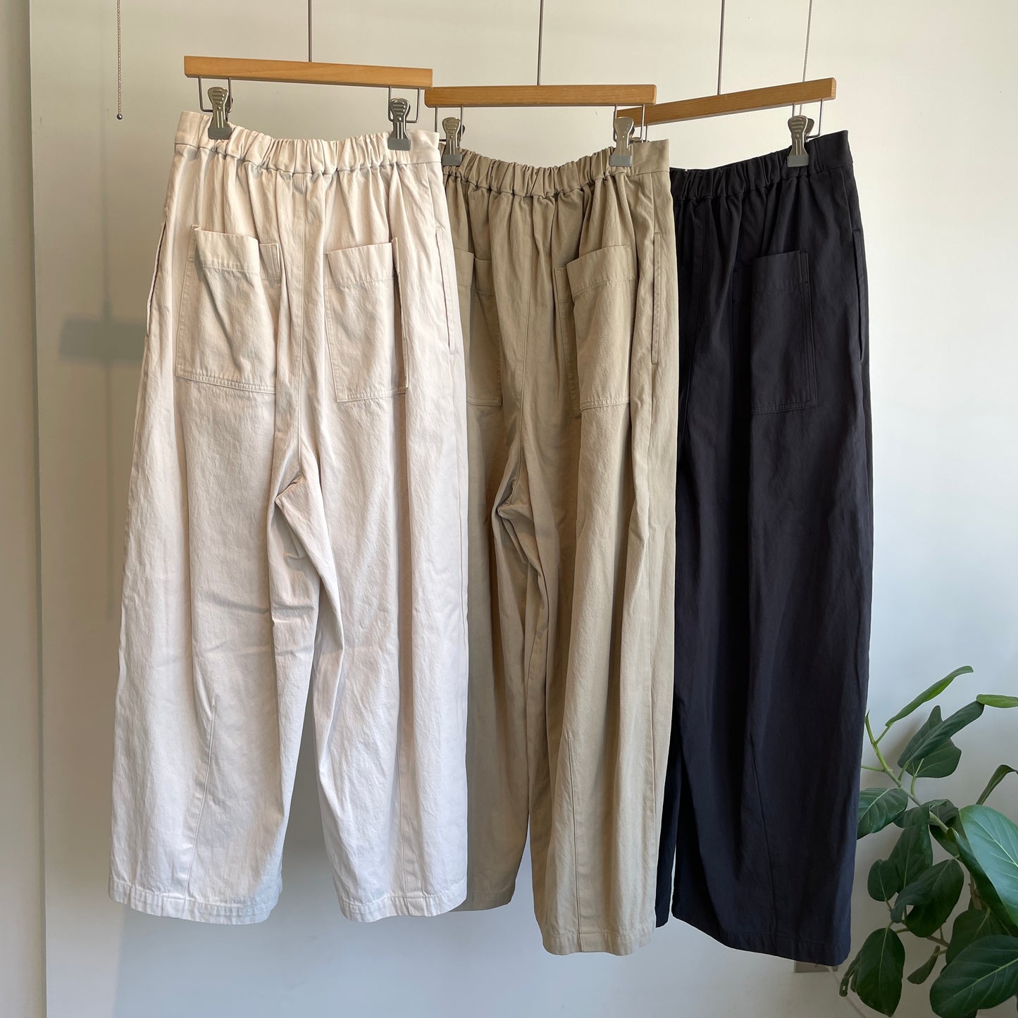 yuni //強撚コットンハイウエストコクーンパンツ 1701PT002252