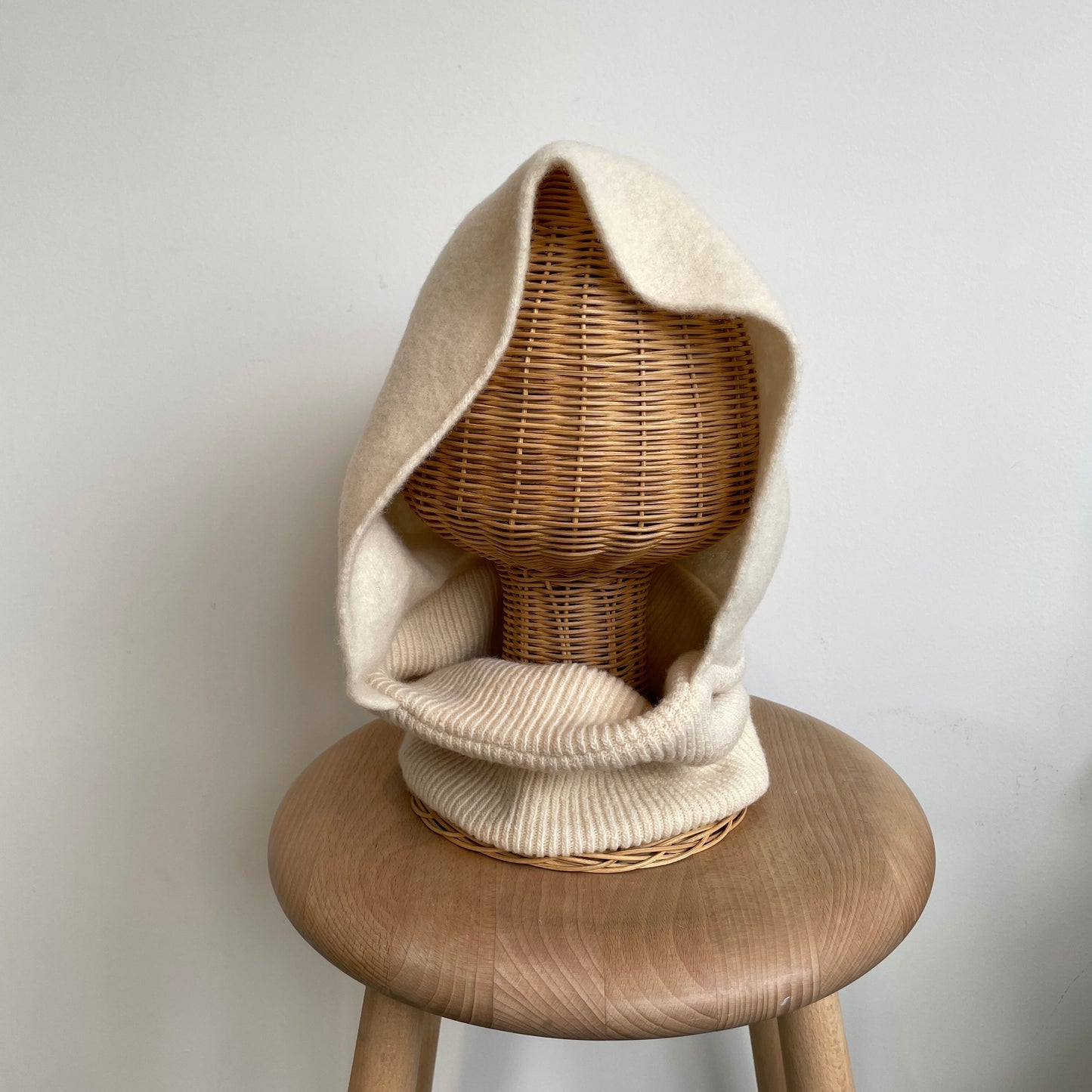 Mia Hat //wool Hood2559