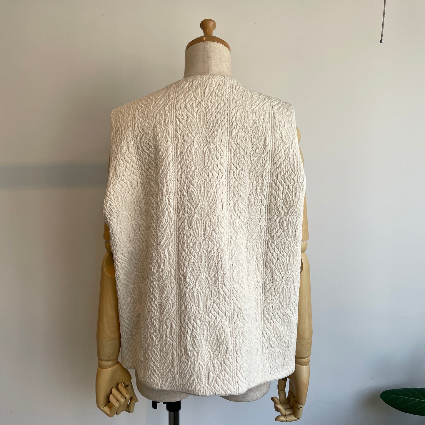qiri //boutis jacquard ベスト
6301BL005252