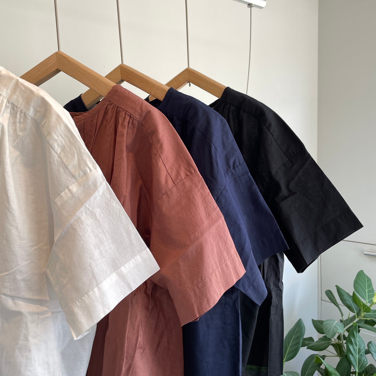 handsofcreation//60/-綿麻リネンローンランダムタック2wayBL 01530636