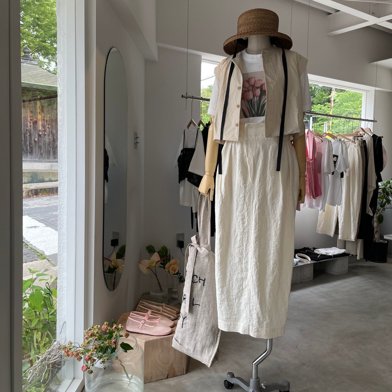 MAYFOOL //pink tulip Tシャツ
