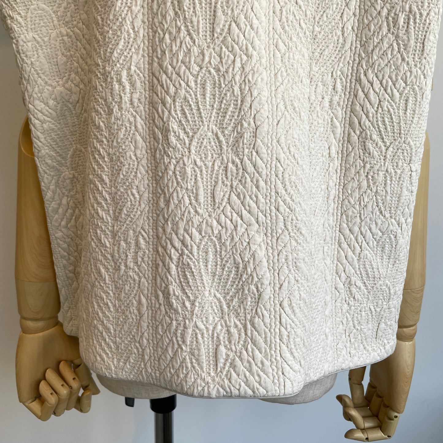 qiri //boutis jacquard ベスト
6301BL005252