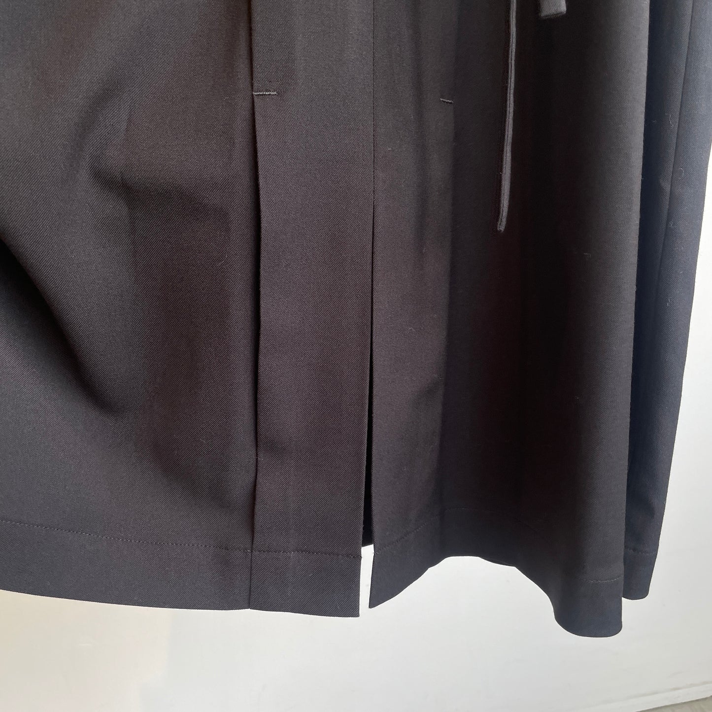SI-HIRAI //MICRO STRETCH GABA RUBBER CUFF DRESS CHAW24-5018