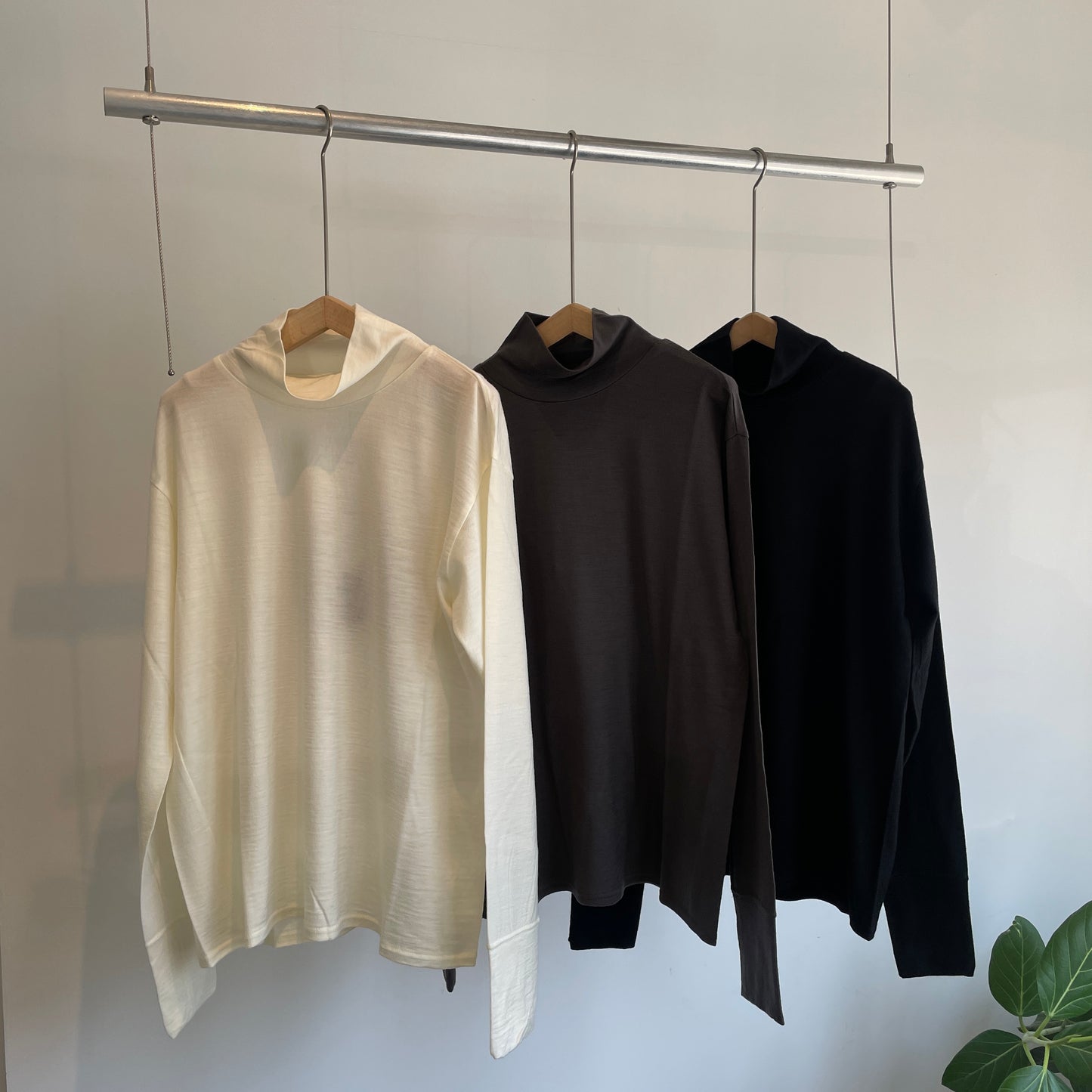 universaltissu //ウォッシャブルウール天竺 タートルネックPO TS233CT091