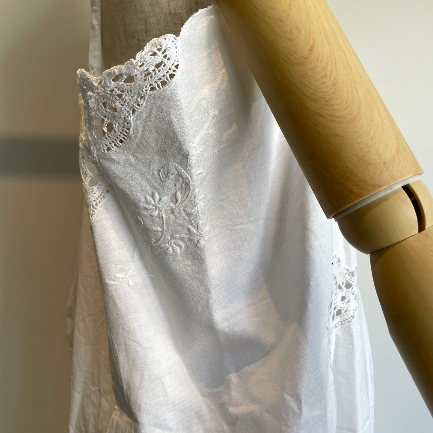 Heriter //bobbin lace tablecloth aprondress H0-00-7046