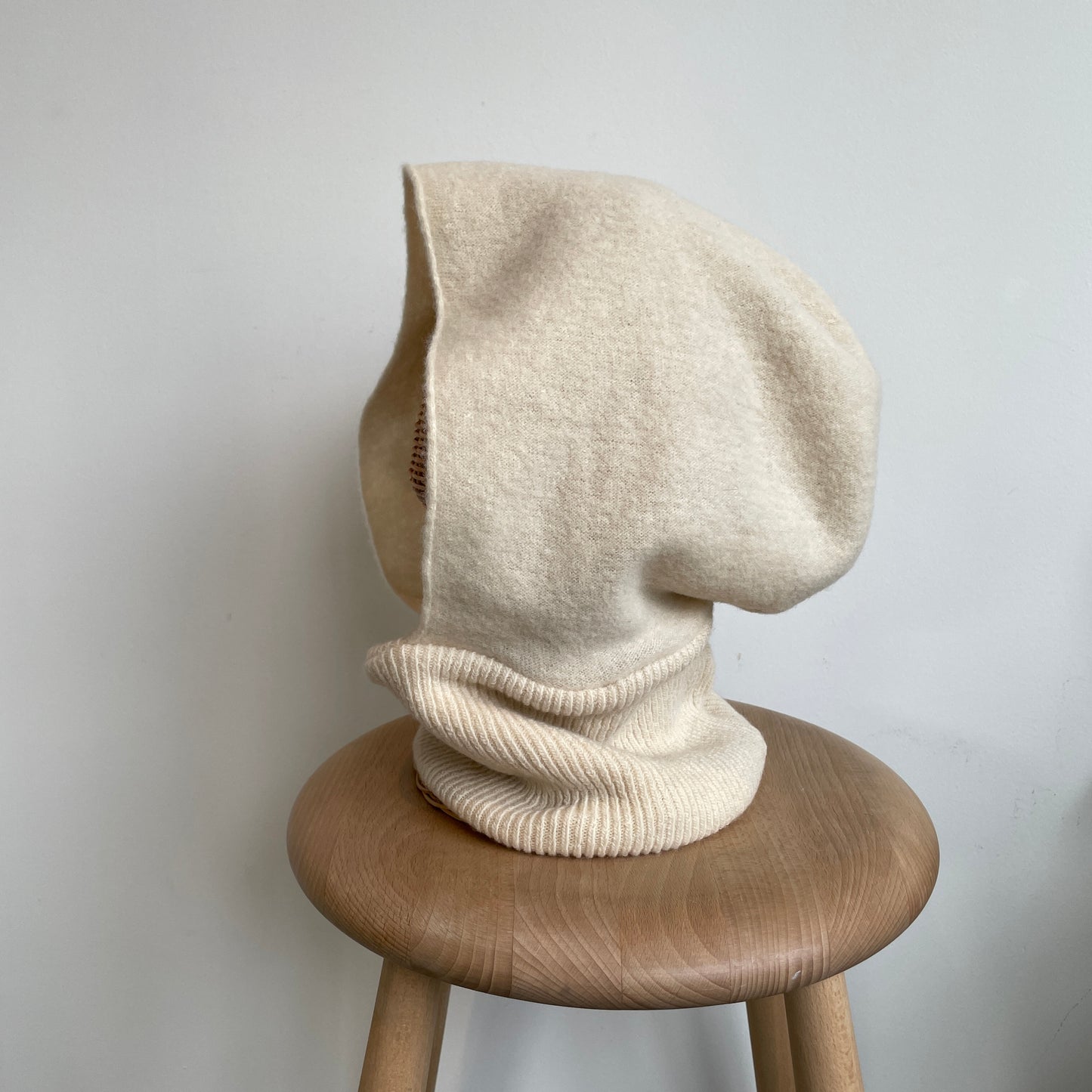Mia Hat //wool Hood2559