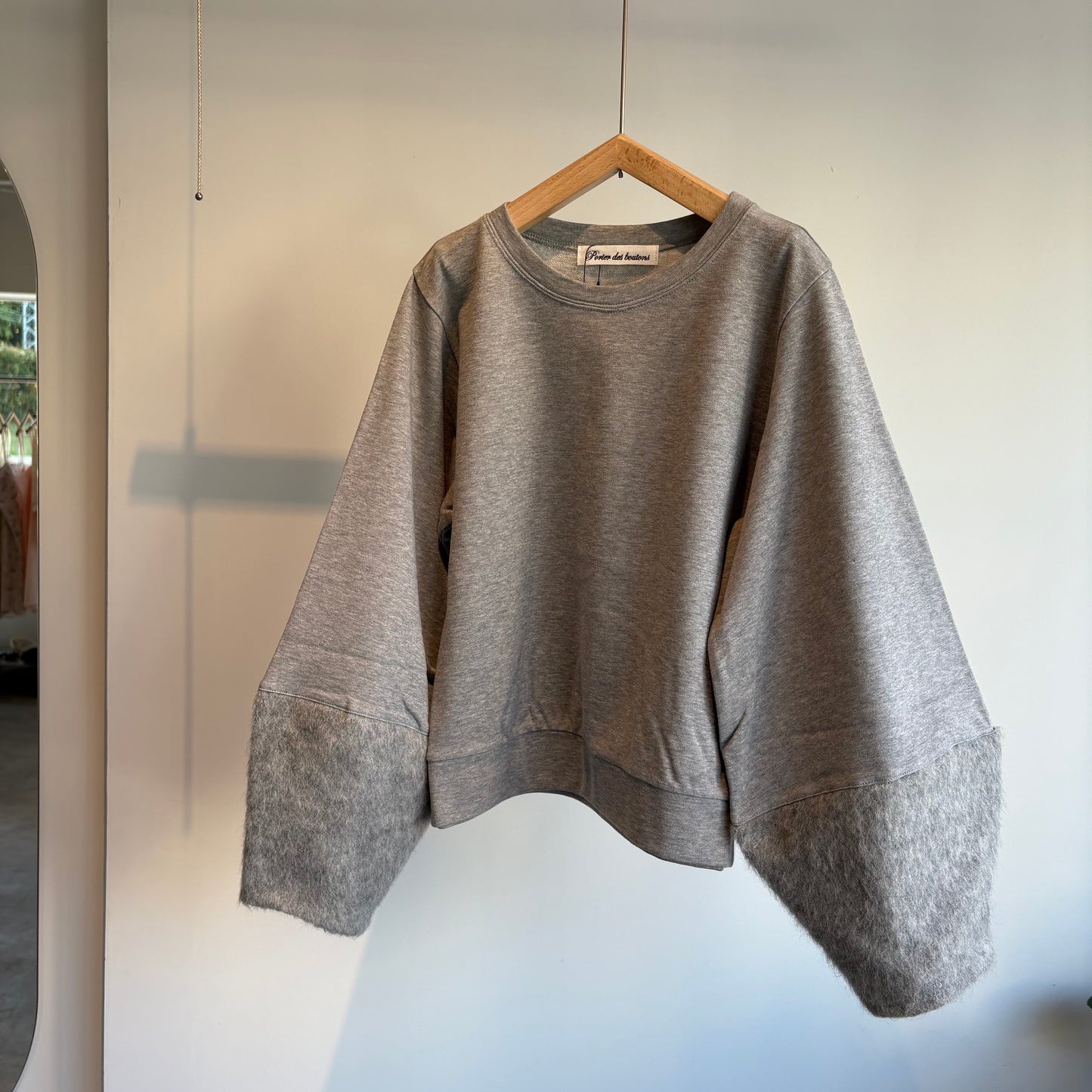porter des boutons//シャギーカフプルオーバー P13-3-020