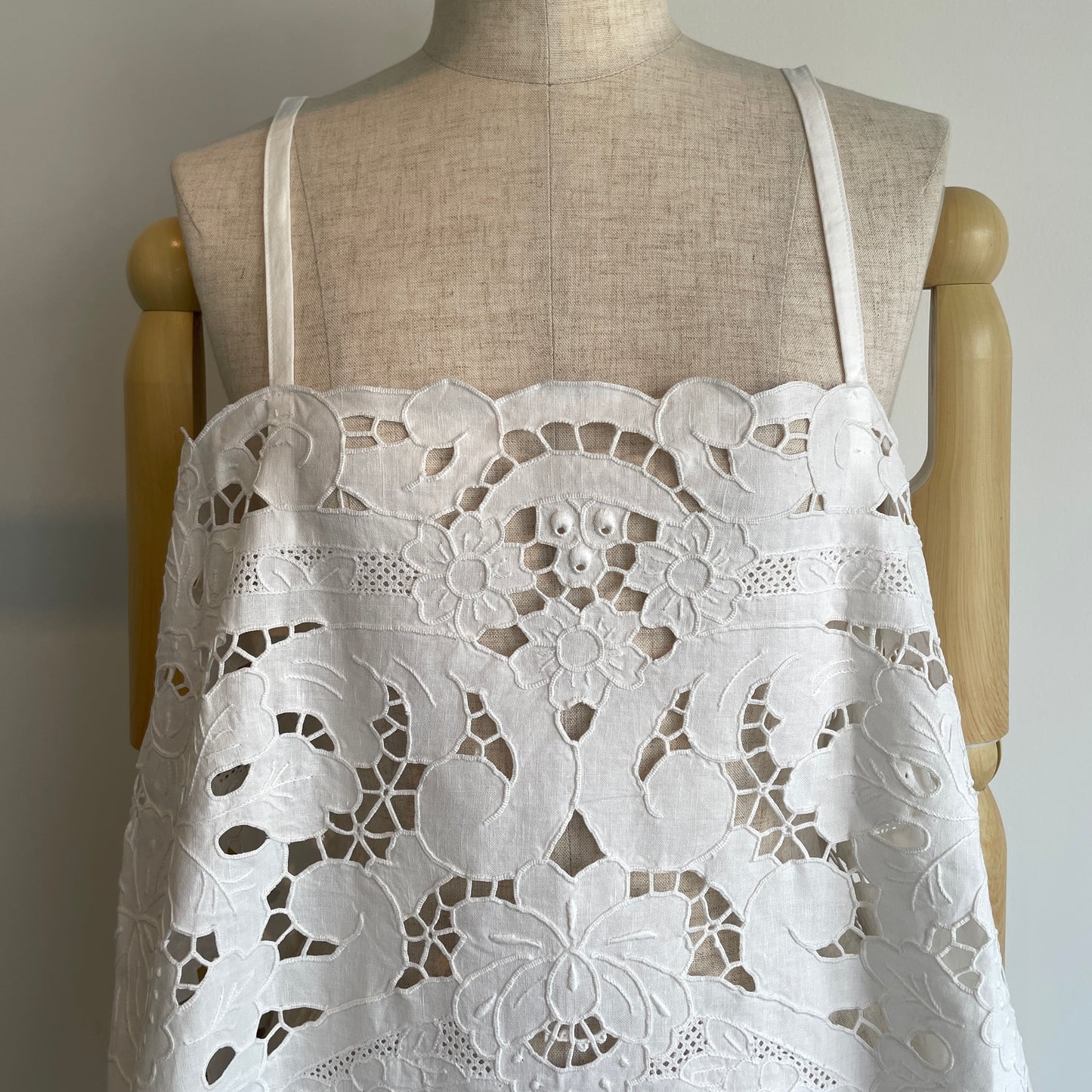 Heriter //cutwork parts tablecloth aprondress H0-00-7045