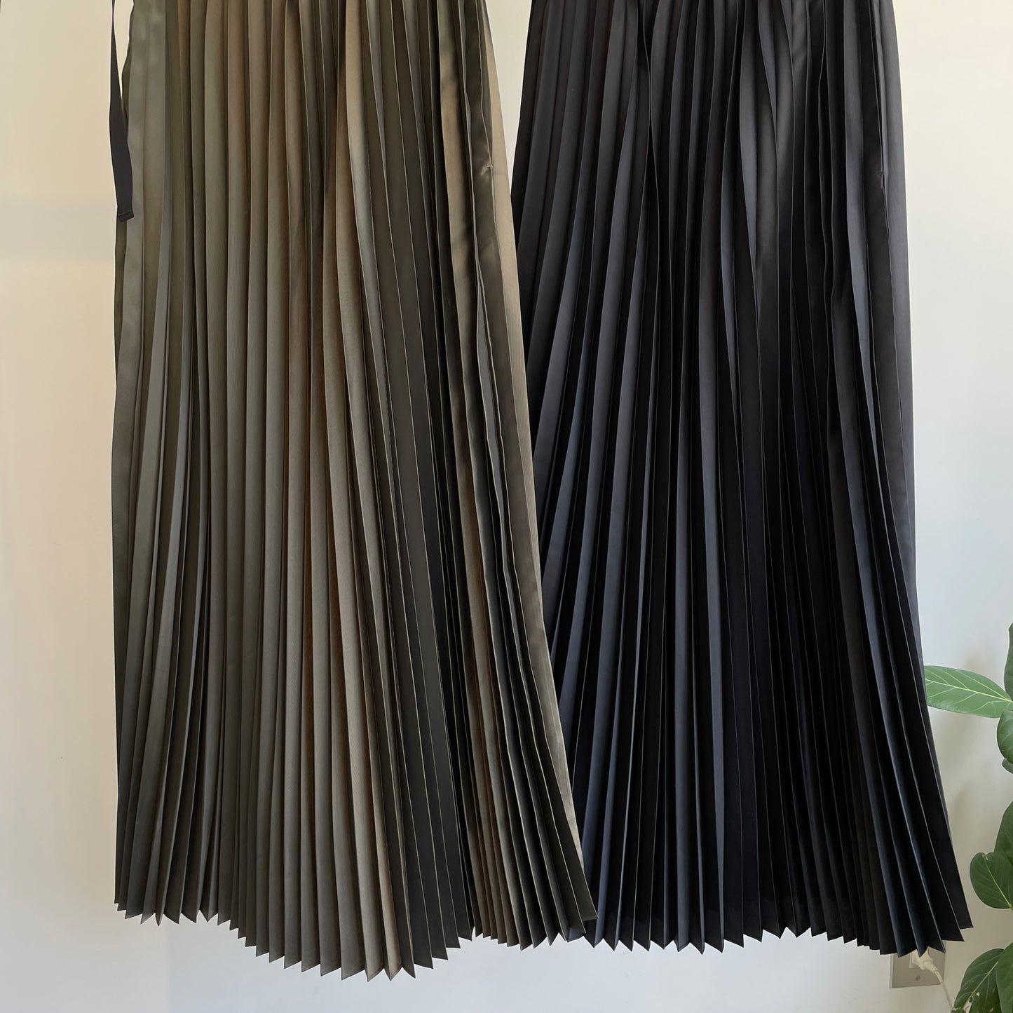 itochi //Polyester twill half way accordion pleated skirt itSK08-11-M