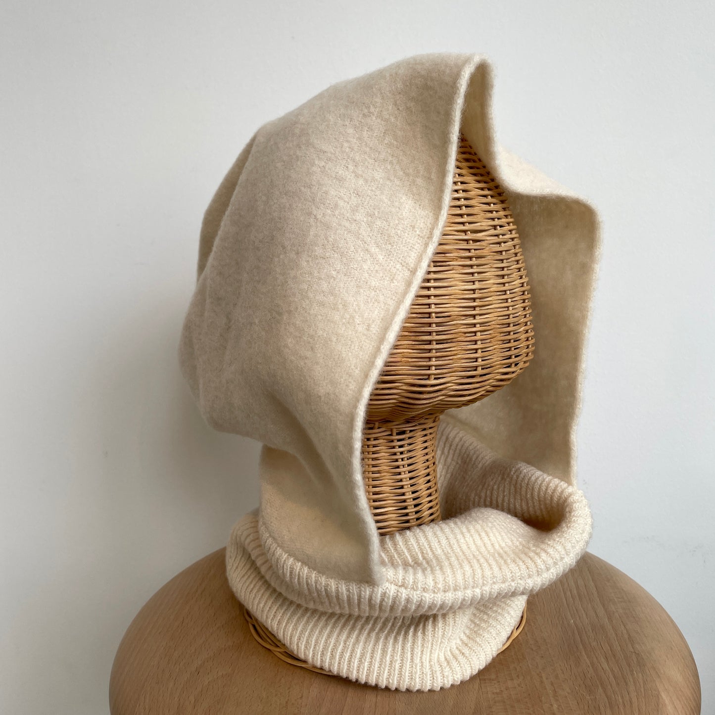 Mia Hat //wool Hood2559