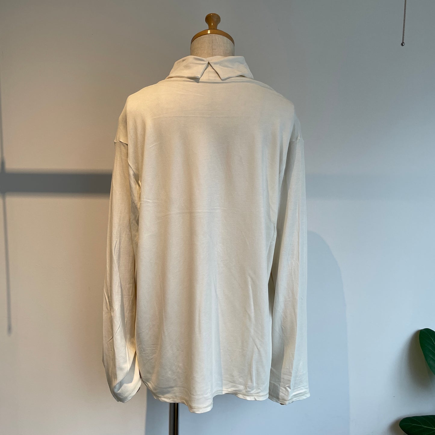 yuni //C/Cu モックロディback slit neck 1701CT005252