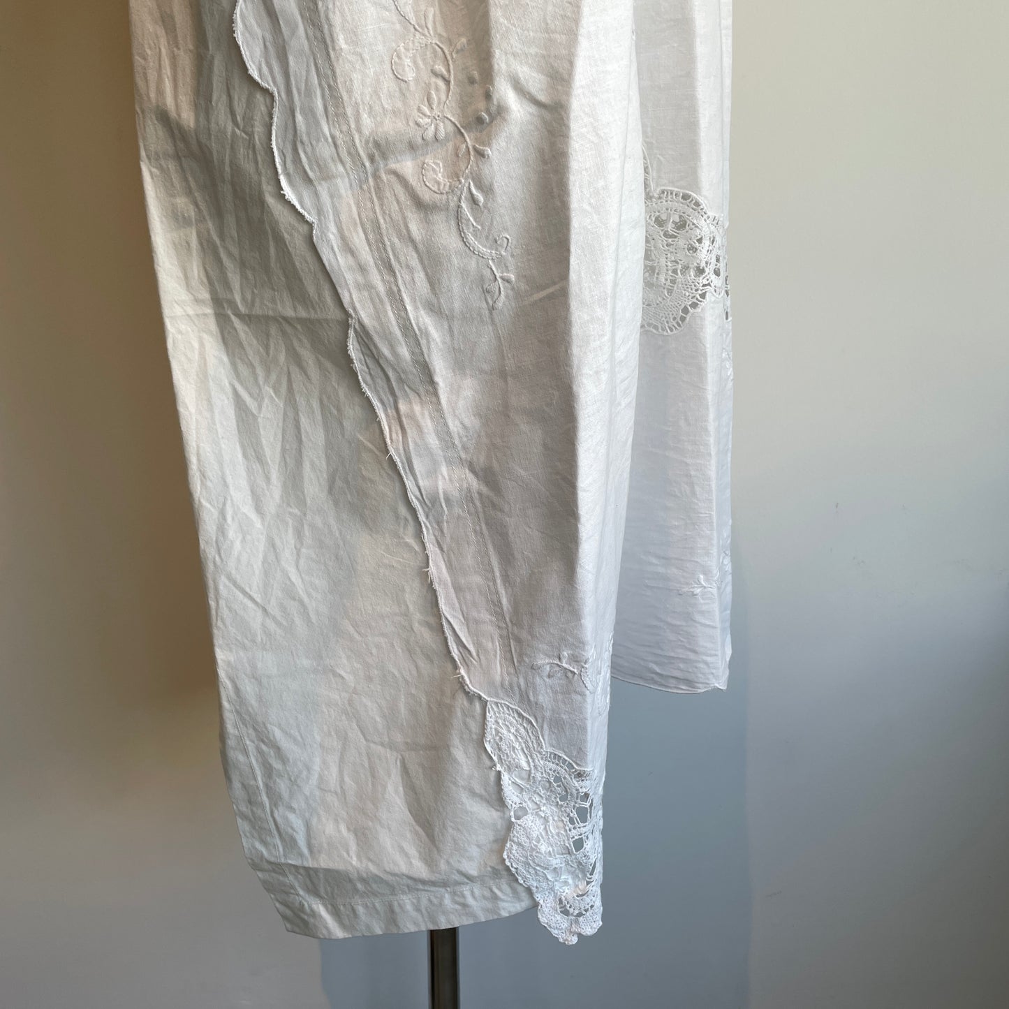 Heriter //bobbin lace tablecloth aprondress H0-00-7046