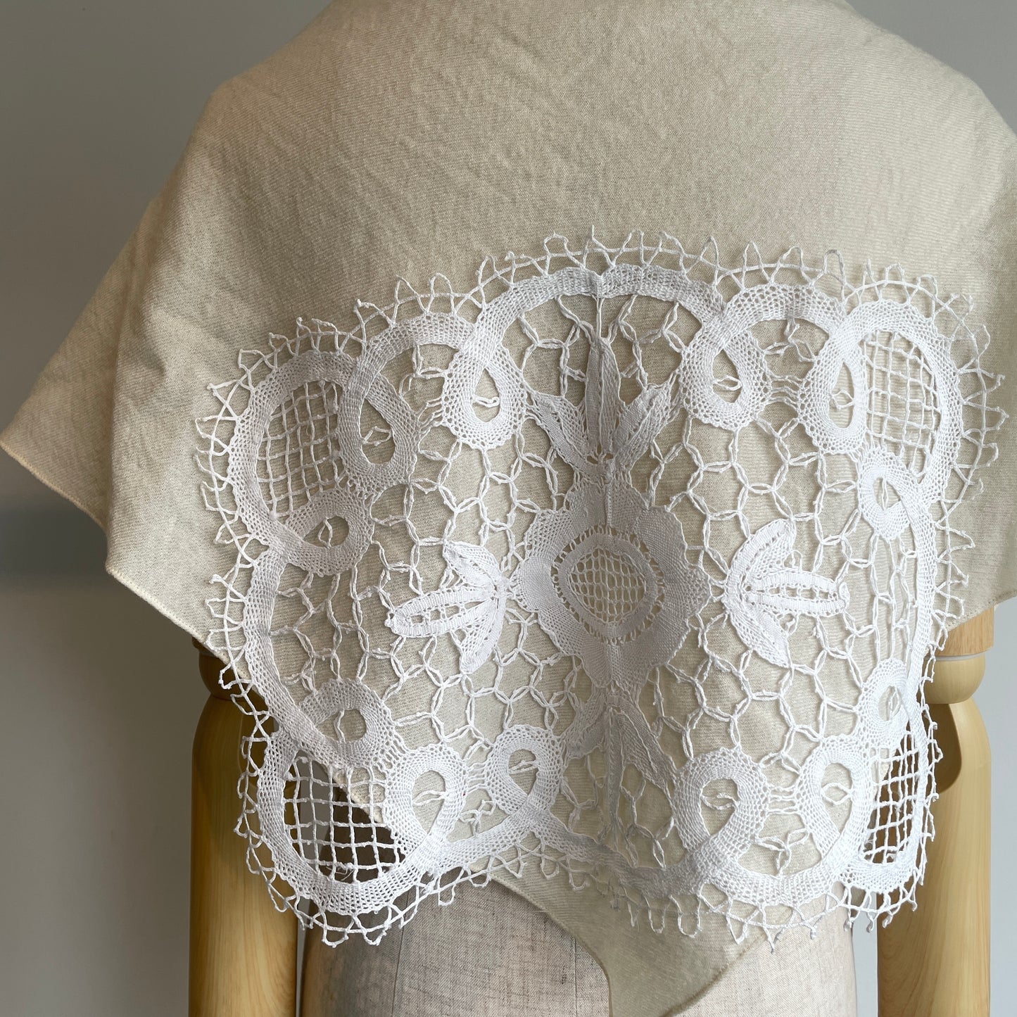 Heriter //triangular shawl H0-00-8001
