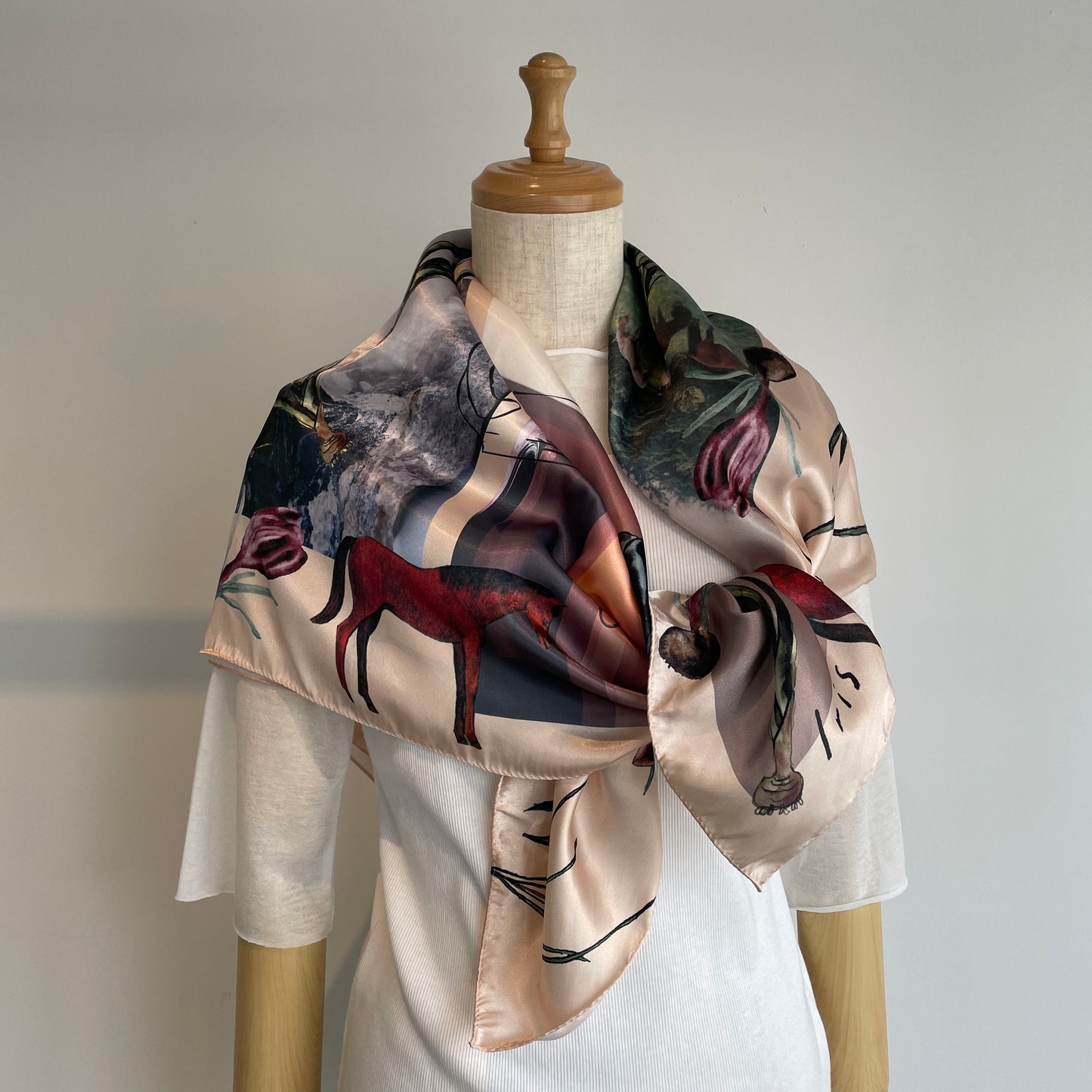 Sweet Little Nothing//vent de moe printed scarf〈馬と球根花〉