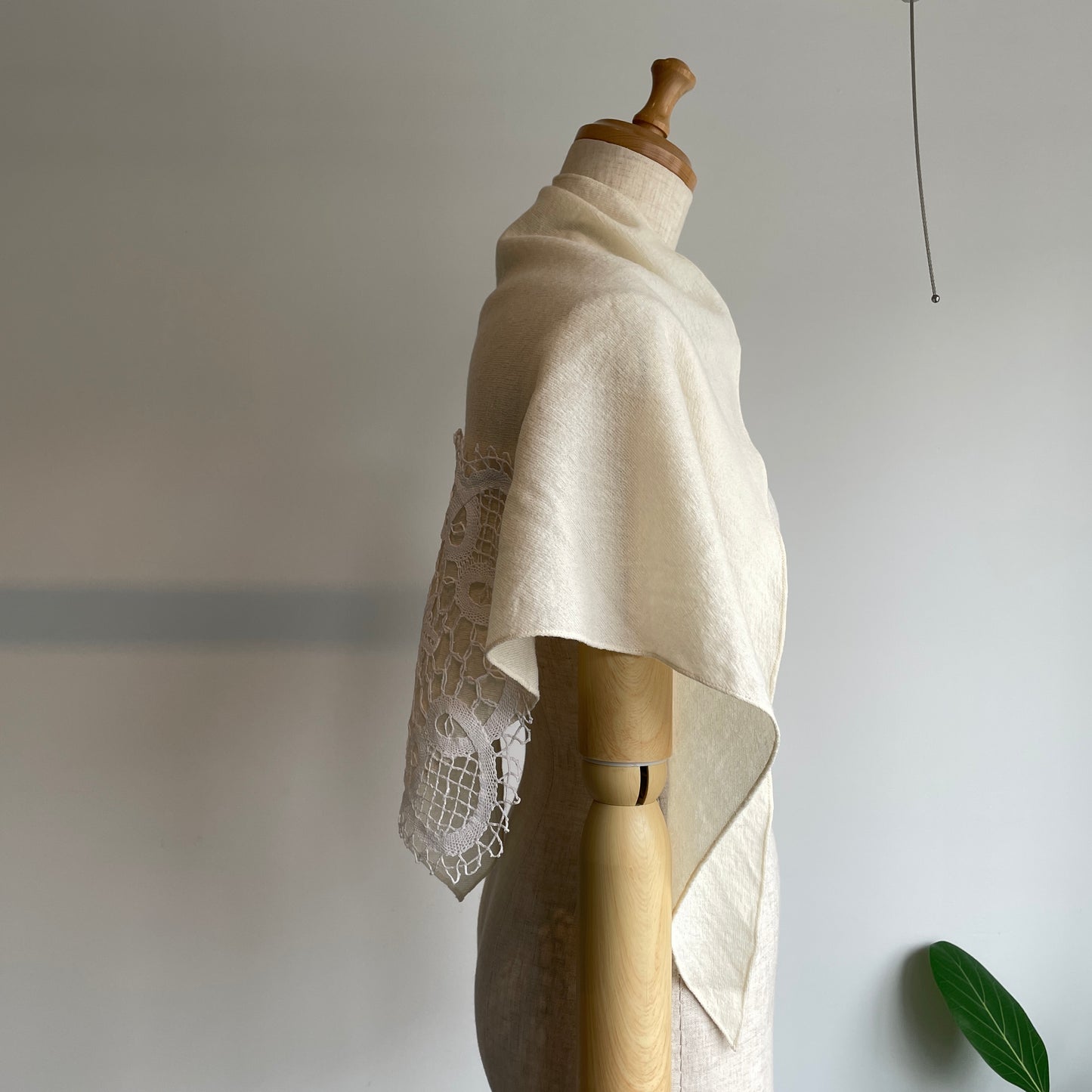 Heriter //triangular shawl H0-00-8001