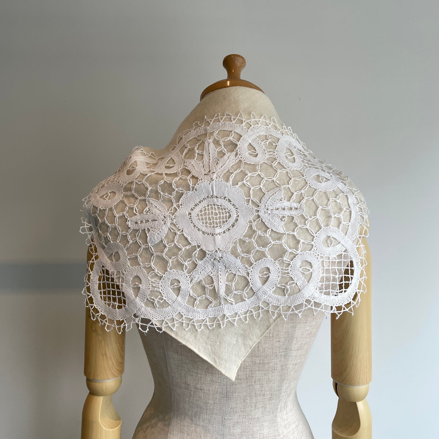 Heriter //triangular shawl H0-00-8001