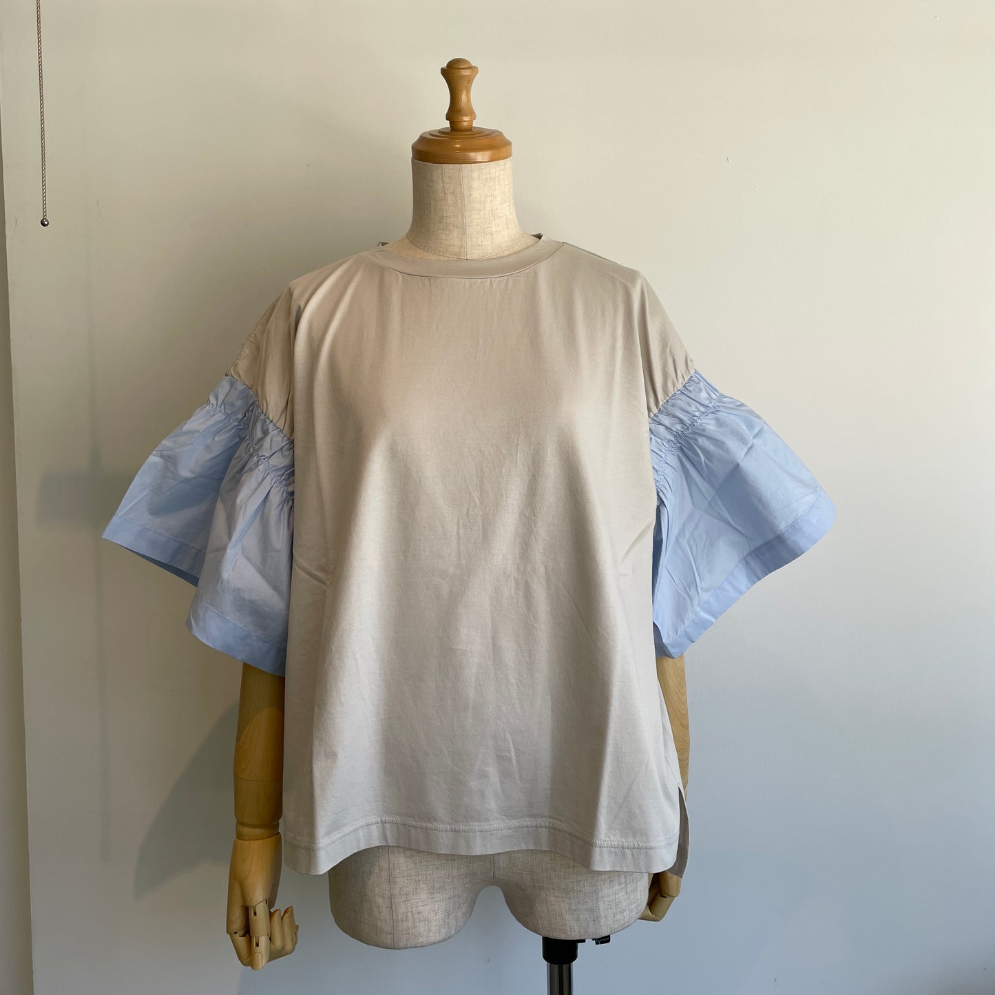 universaltissu //コンパクトクールローレル天竺バイカラーギャザースリーブTシャツ US253CT002