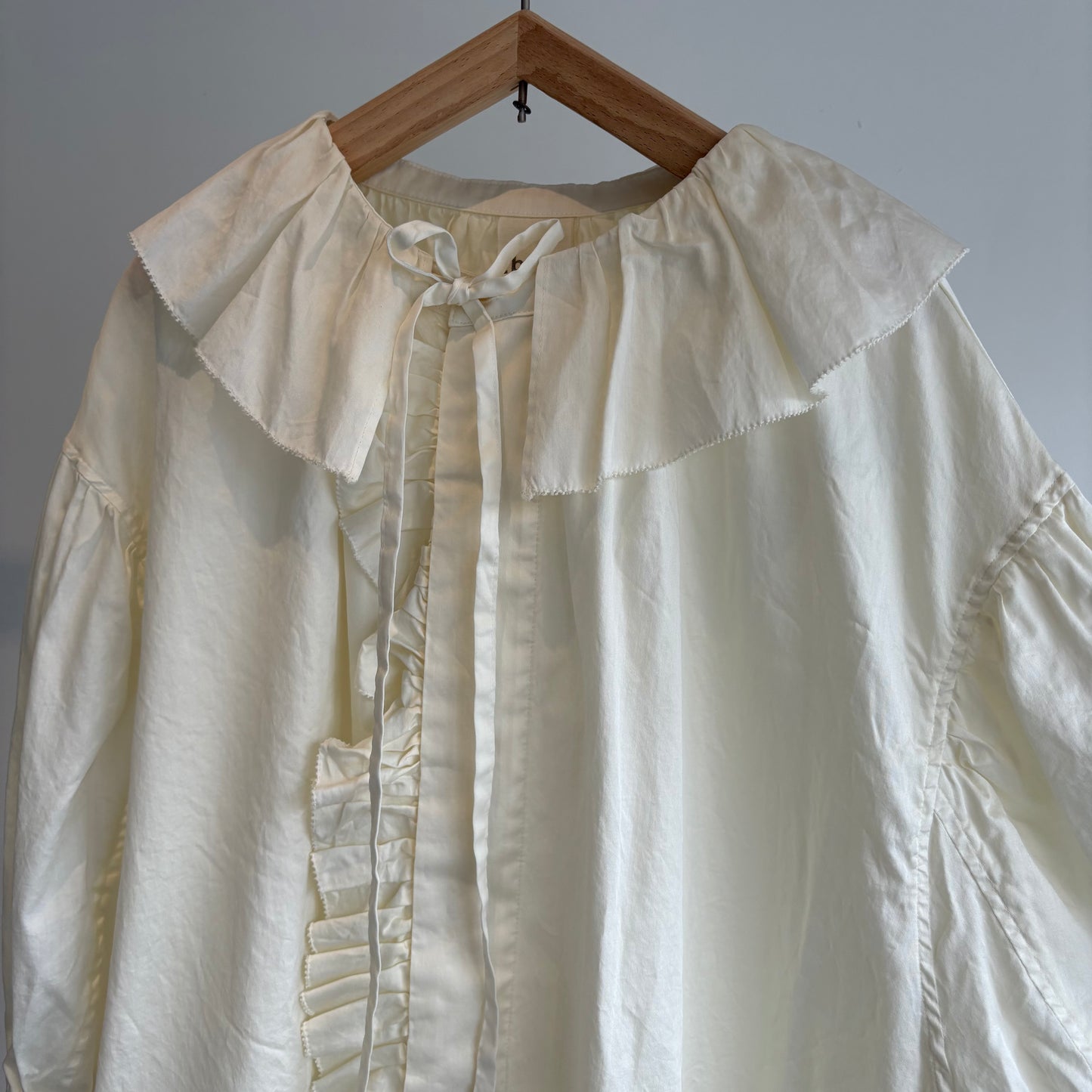 buoy buoy//80satin frill puff ブラウス 2701BL017251