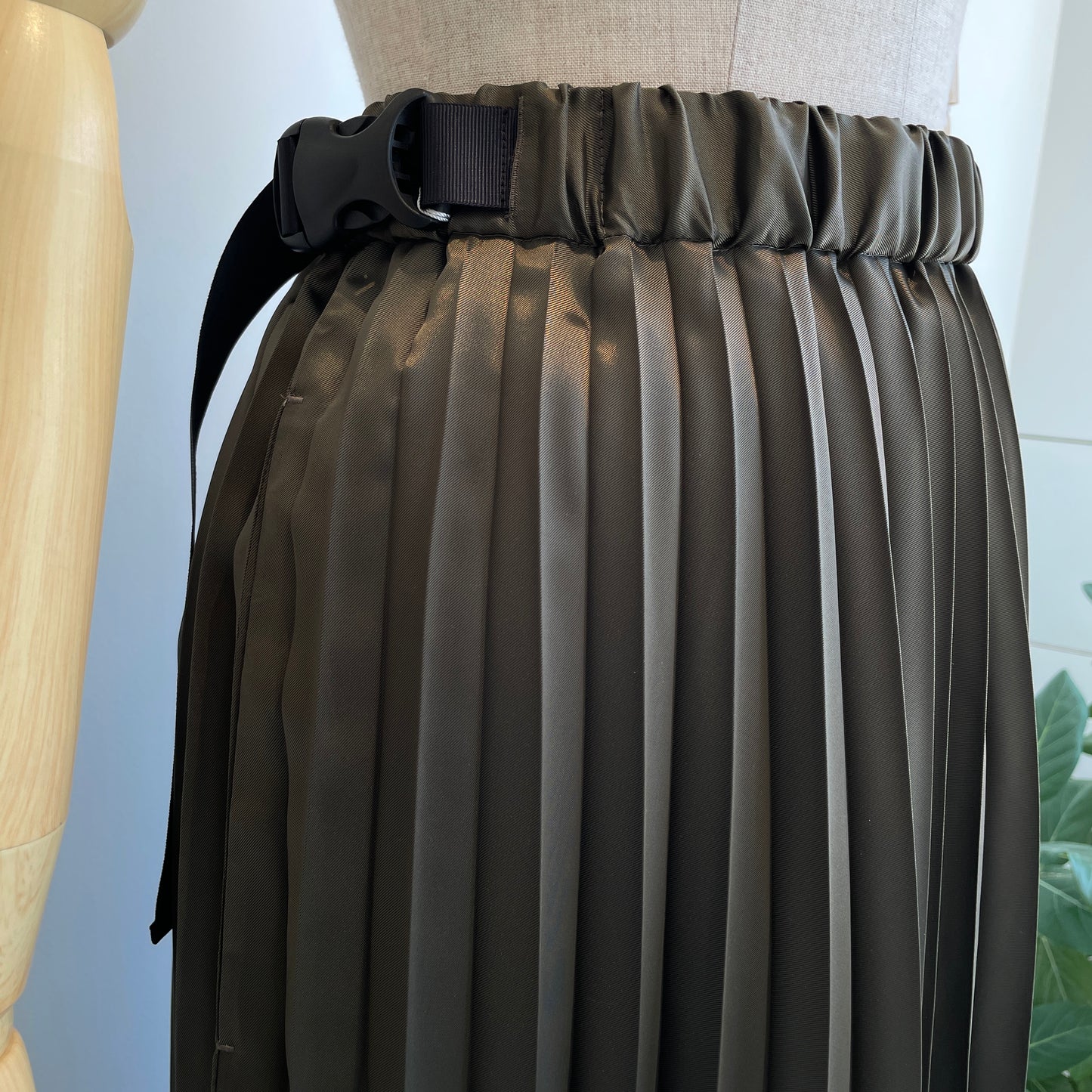 itochi //Polyester twill half way accordion pleated skirt itSK08-11-M