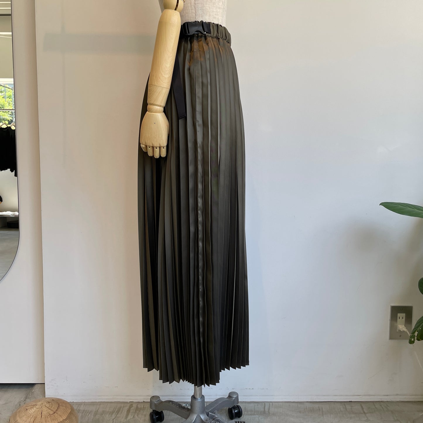 itochi //Polyester twill half way accordion pleated skirt itSK08-11-M