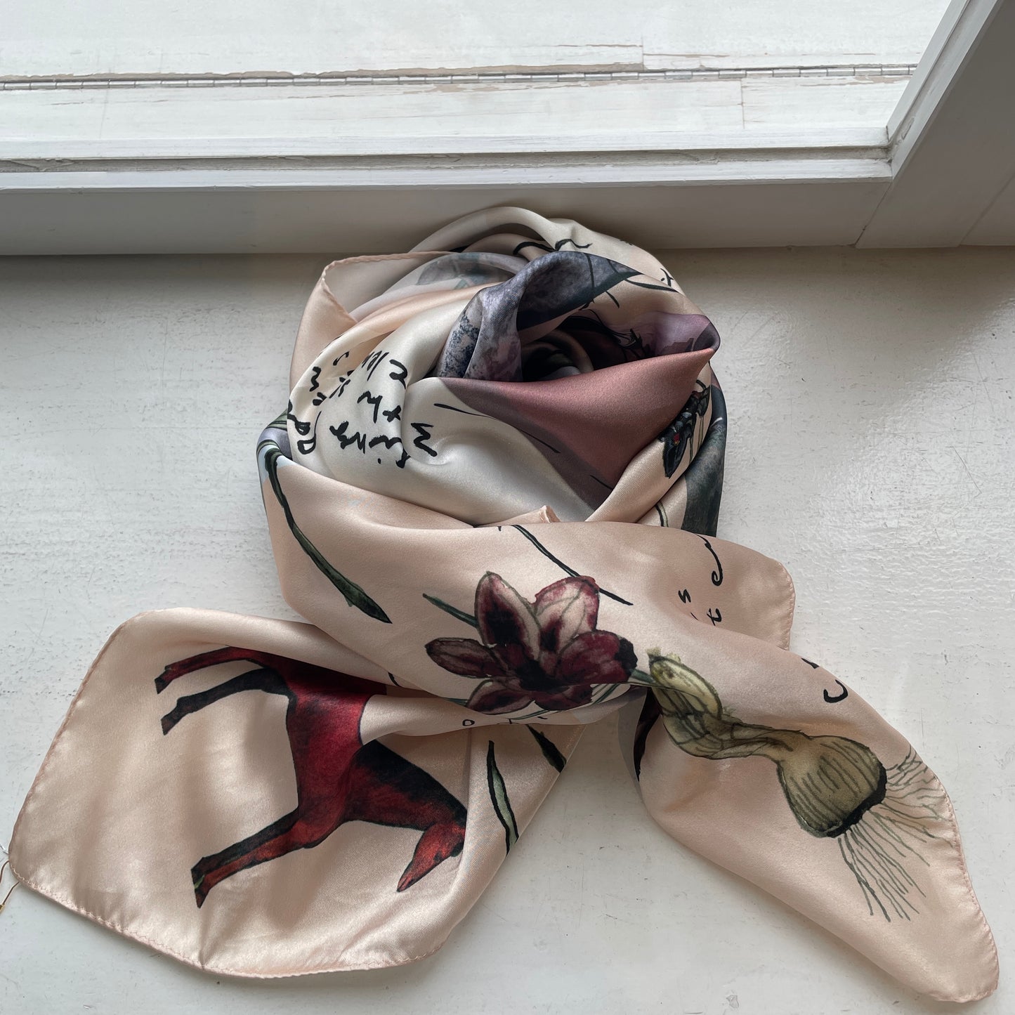 Sweet Little Nothing//vent de moe printed scarf〈馬と球根花〉