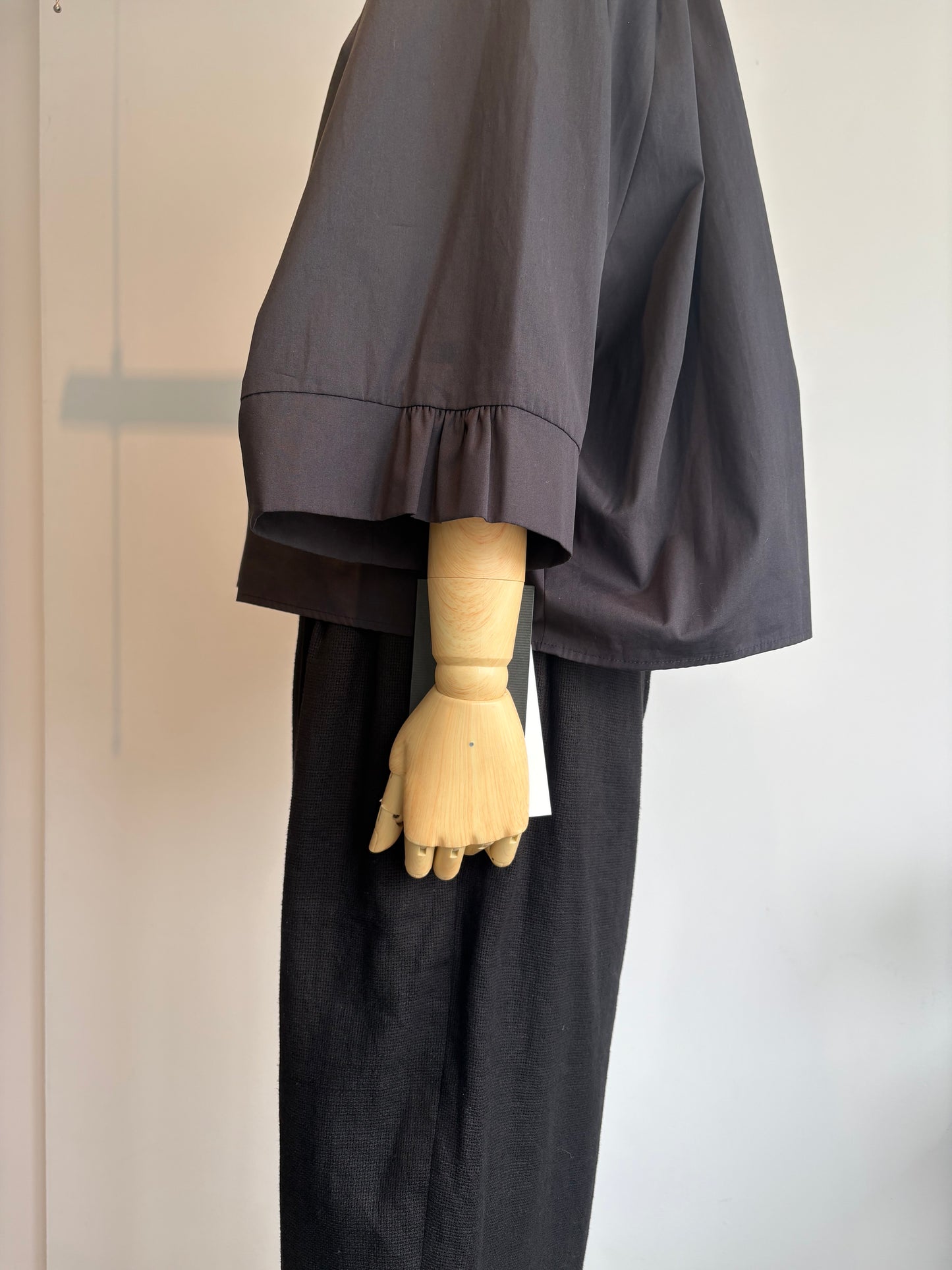 SIHIRAI// WIDE SLEEVE TACブラウスCHSS26-7008