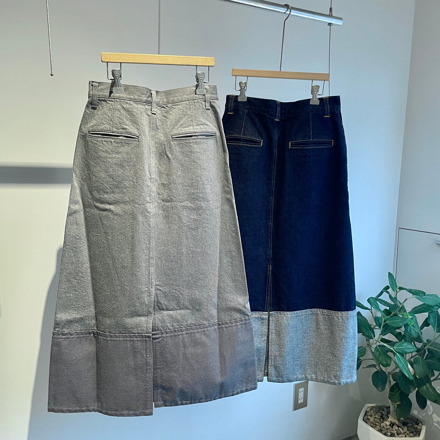 Heriter //rollup denim skirt H2-24-4002
