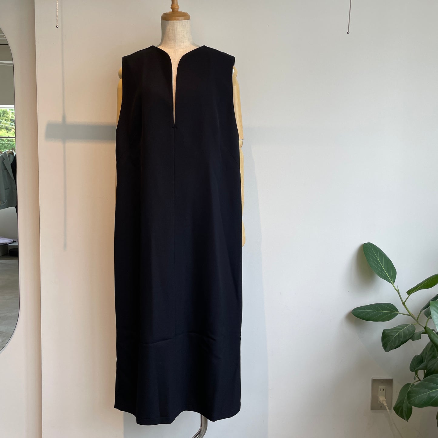 yuni //R/W slitneck jumperSK 1701OP008252