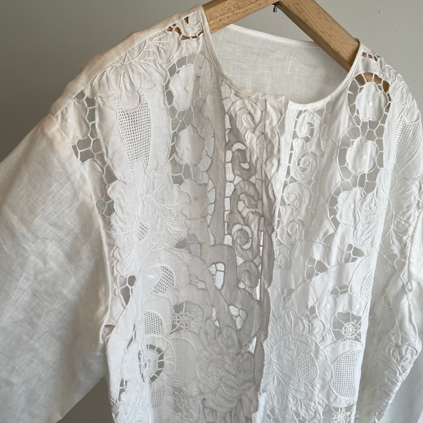 heriter//cutwork parts robe H0-00-3032