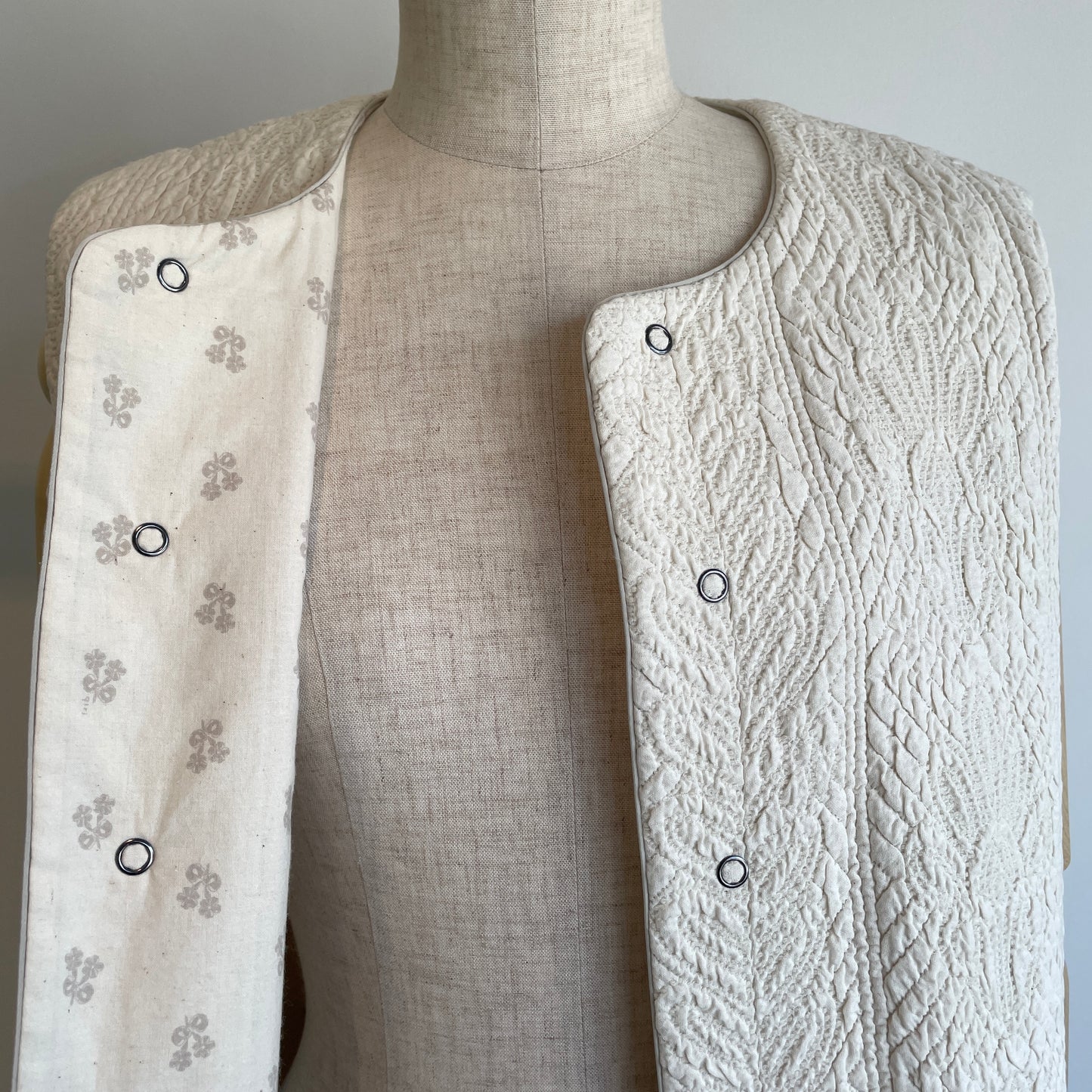 qiri //boutis jacquard ベスト
6301BL005252