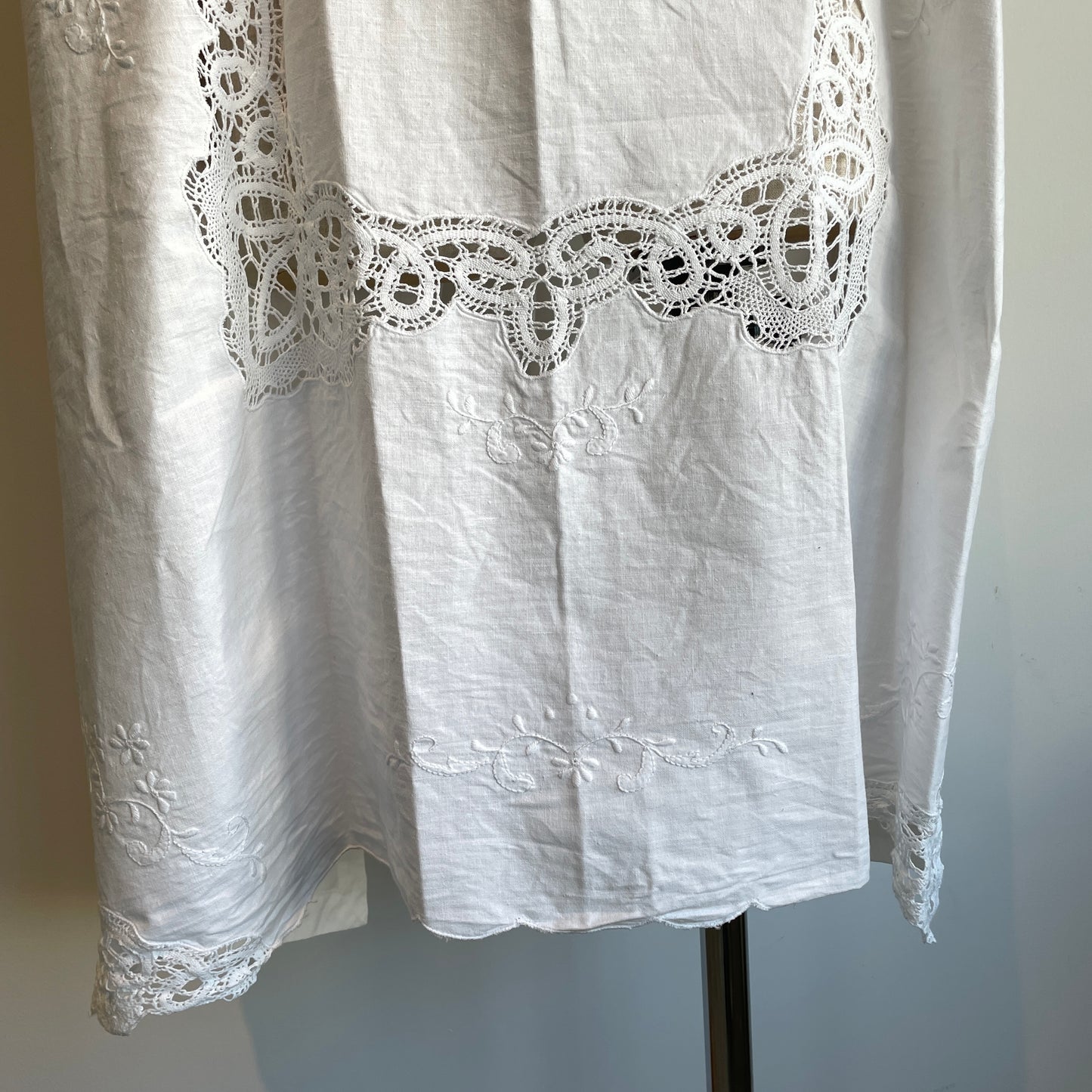 Heriter //bobbin lace tablecloth aprondress H0-00-7046