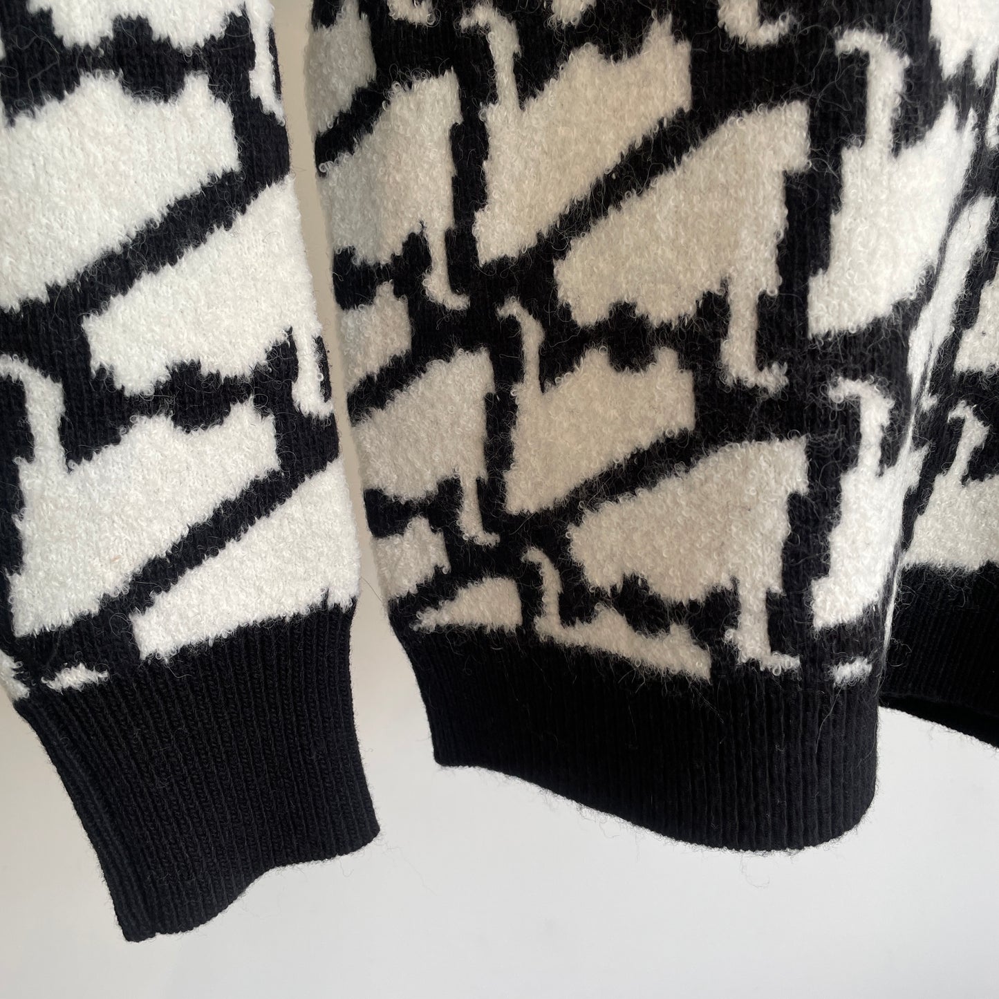 sisisi //WARM KNIT SWAN PULLOVER 2024-AW120