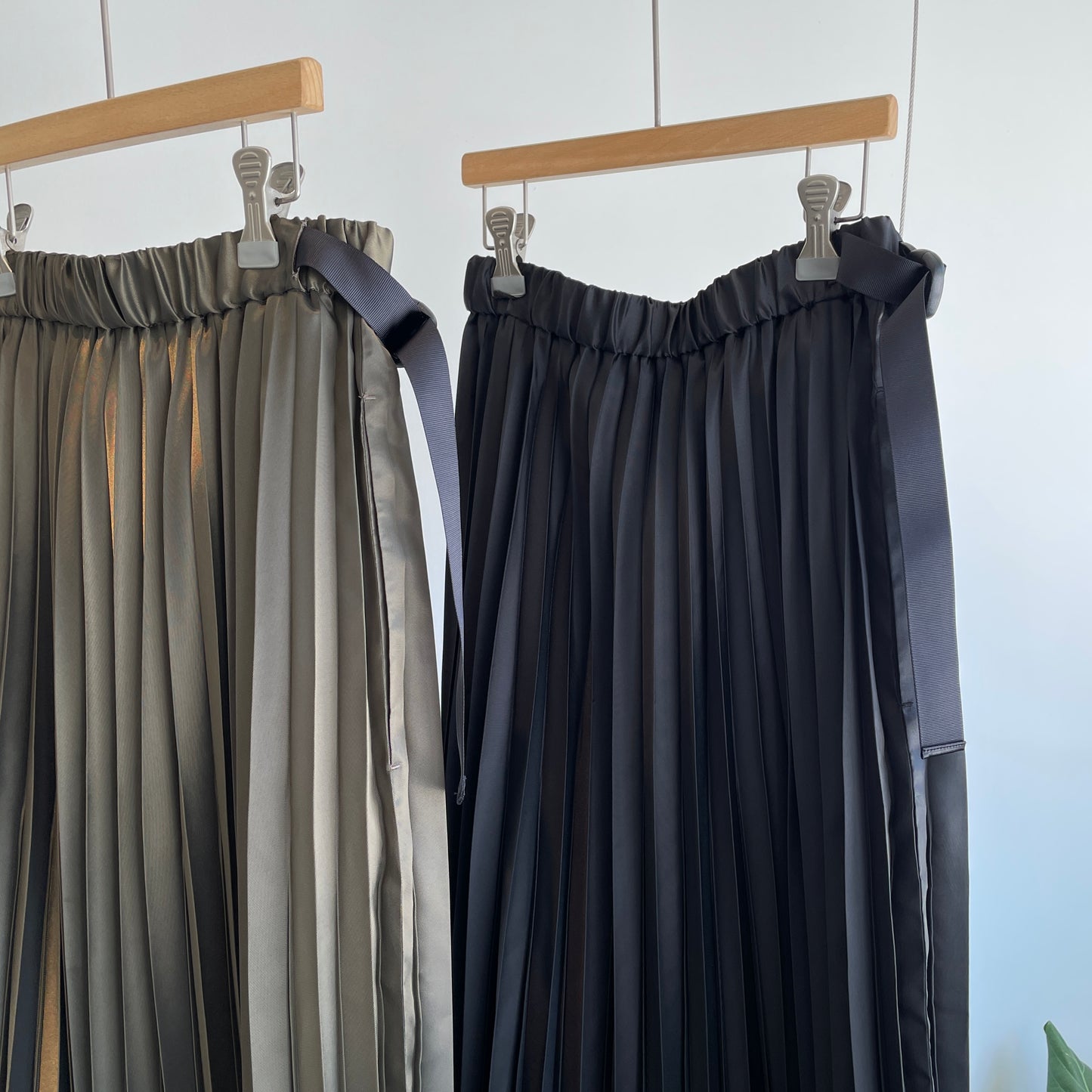 itochi //Polyester twill half way accordion pleated skirt itSK08-11-M