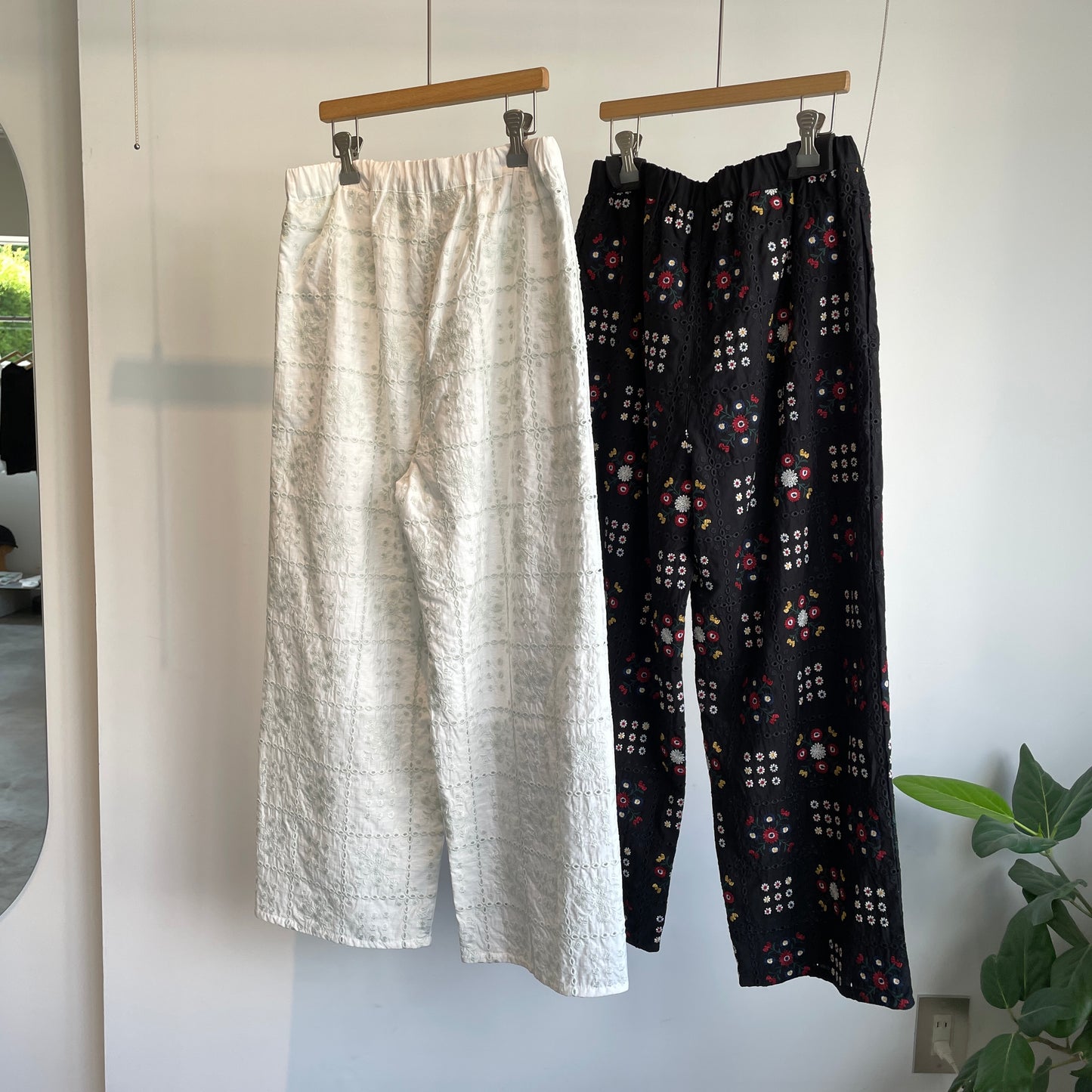 yuni//eyelet embroidelyイージーパンツ 1701PT032251
