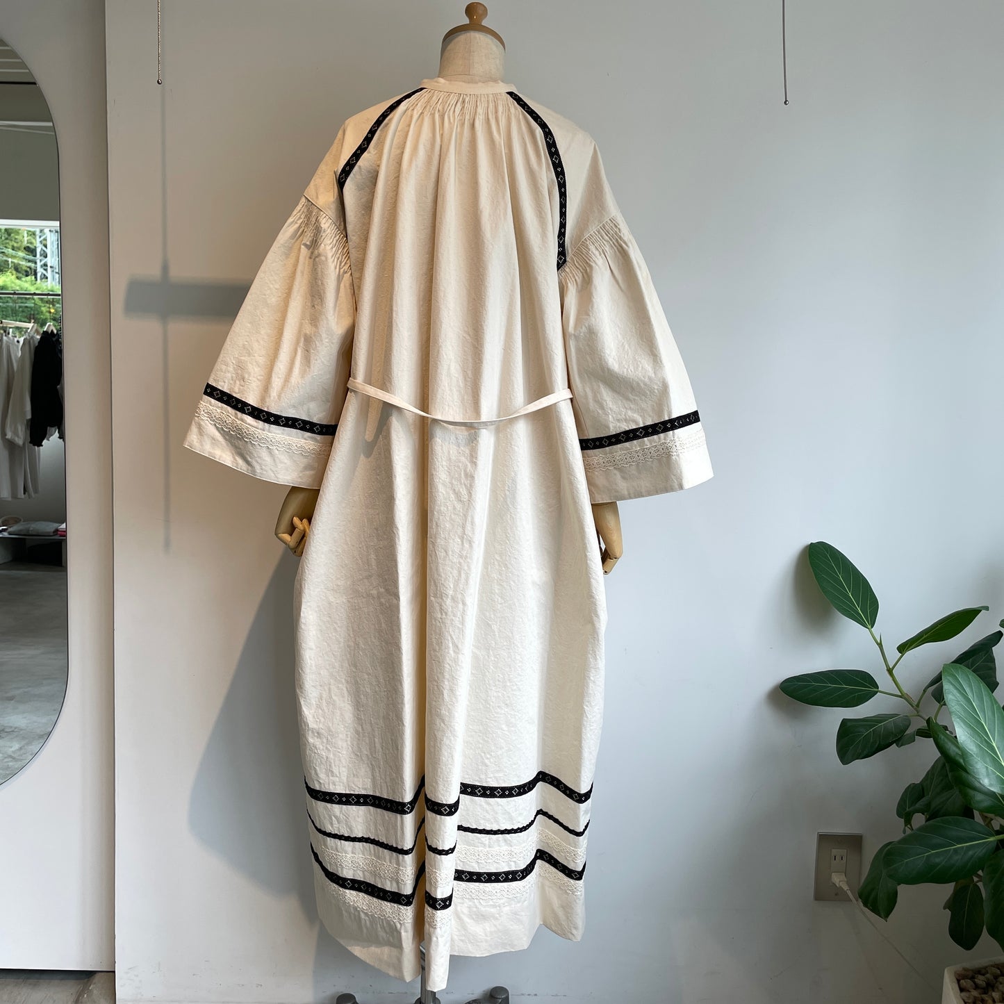 ASEEDONCLOUD //Academic gown dress 252304