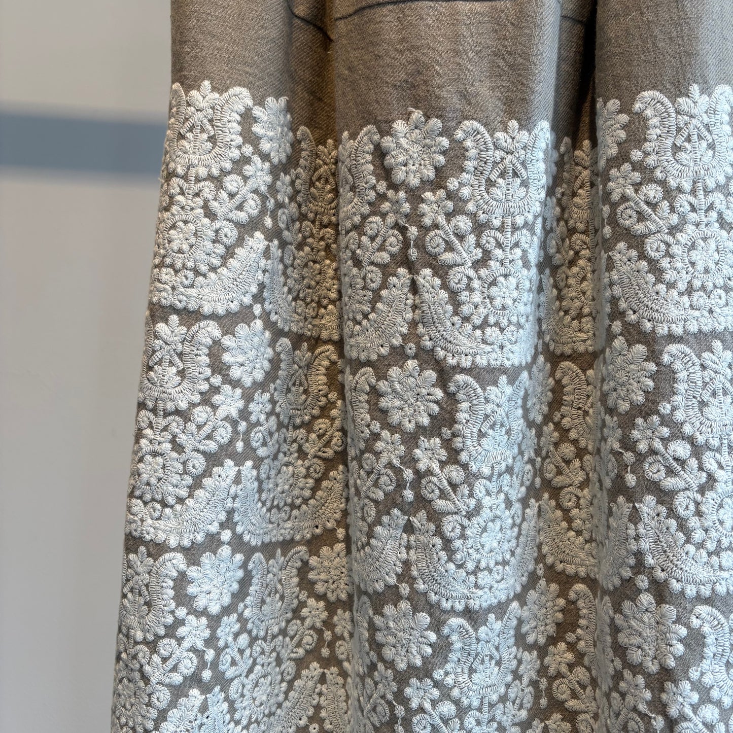 qiri//irásos embroidery cocoon skirt  6301SK003252