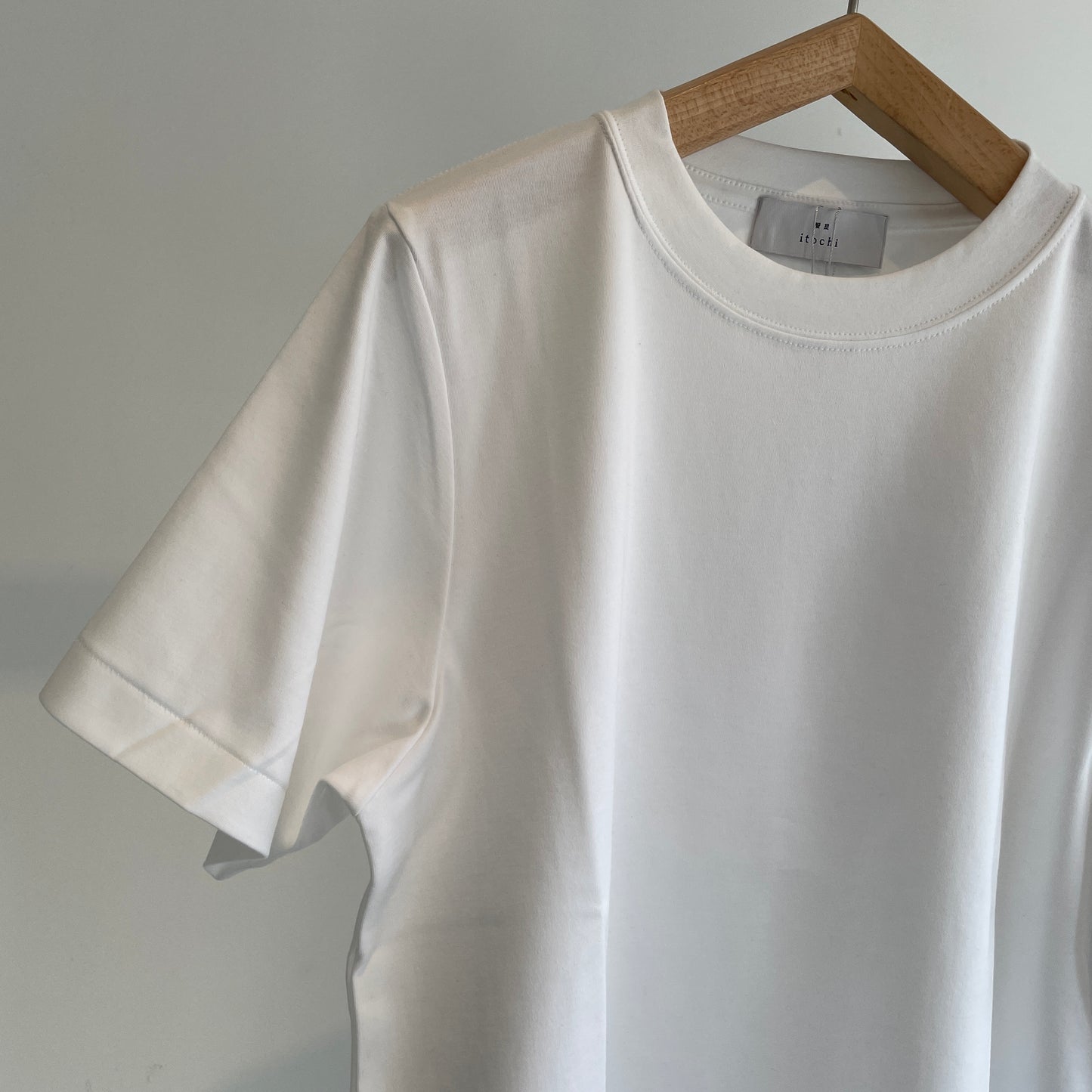 itochi //Suvin cotton smooth crew neck t-shirt