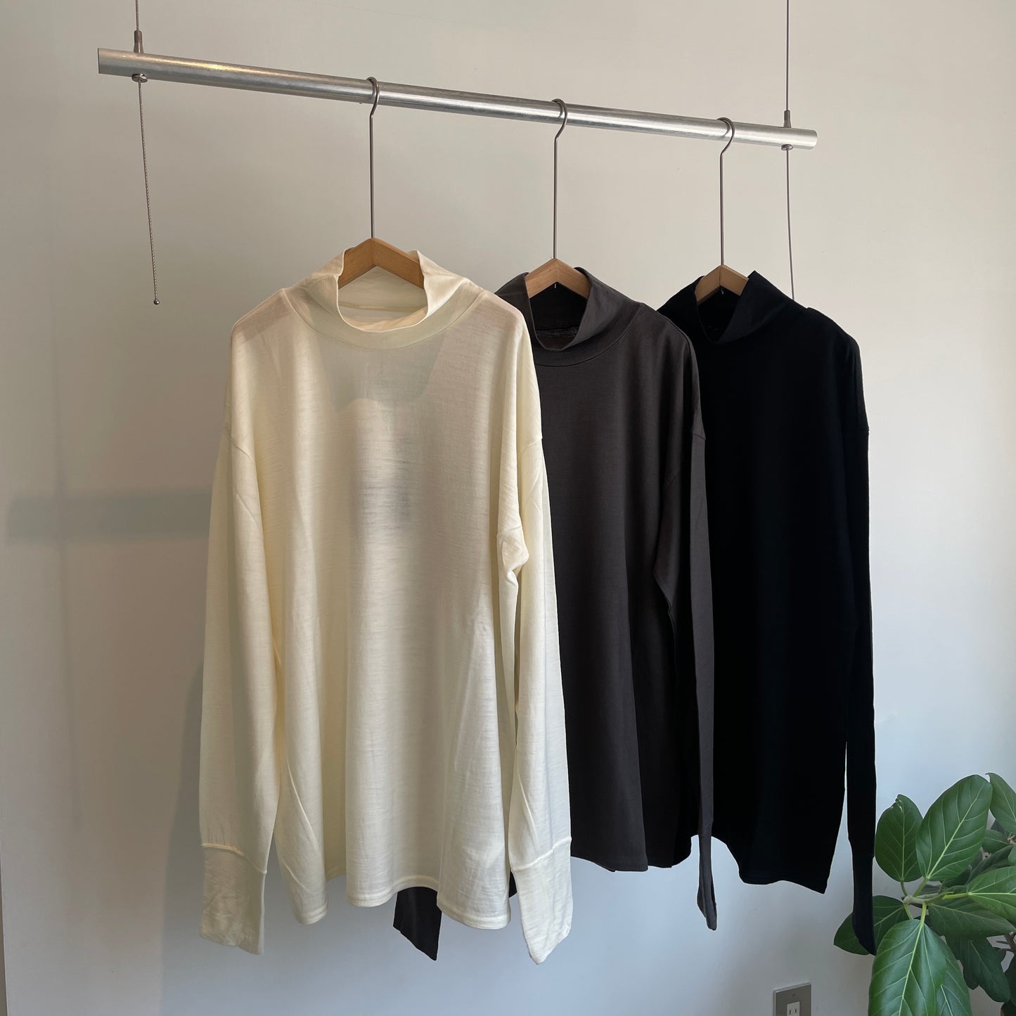 universaltissu //ウォッシャブルウール天竺 タートルネックPO TS233CT091